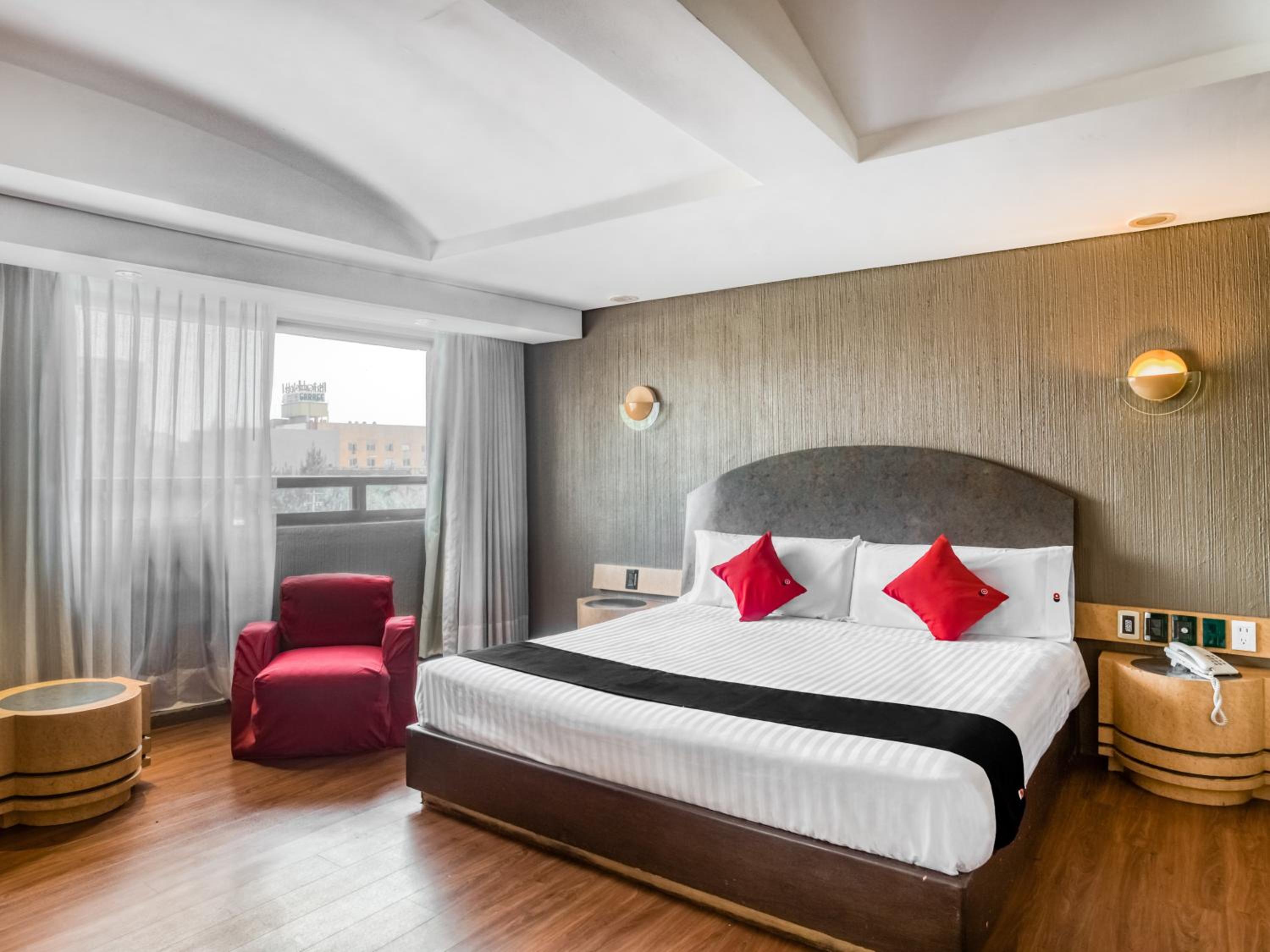 Deluxe with Jacuzzi - Photo 6