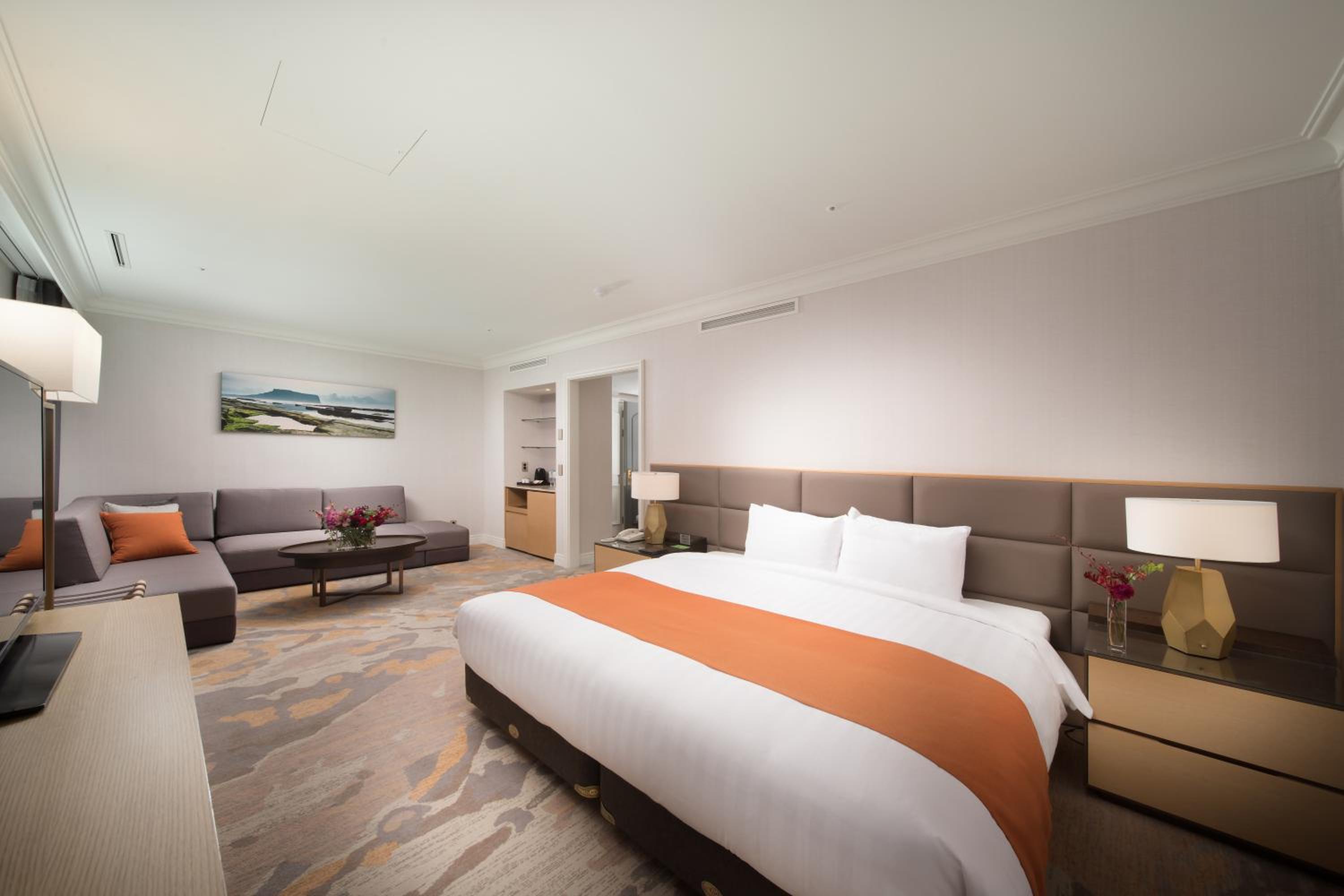 King Suite - Photo 1