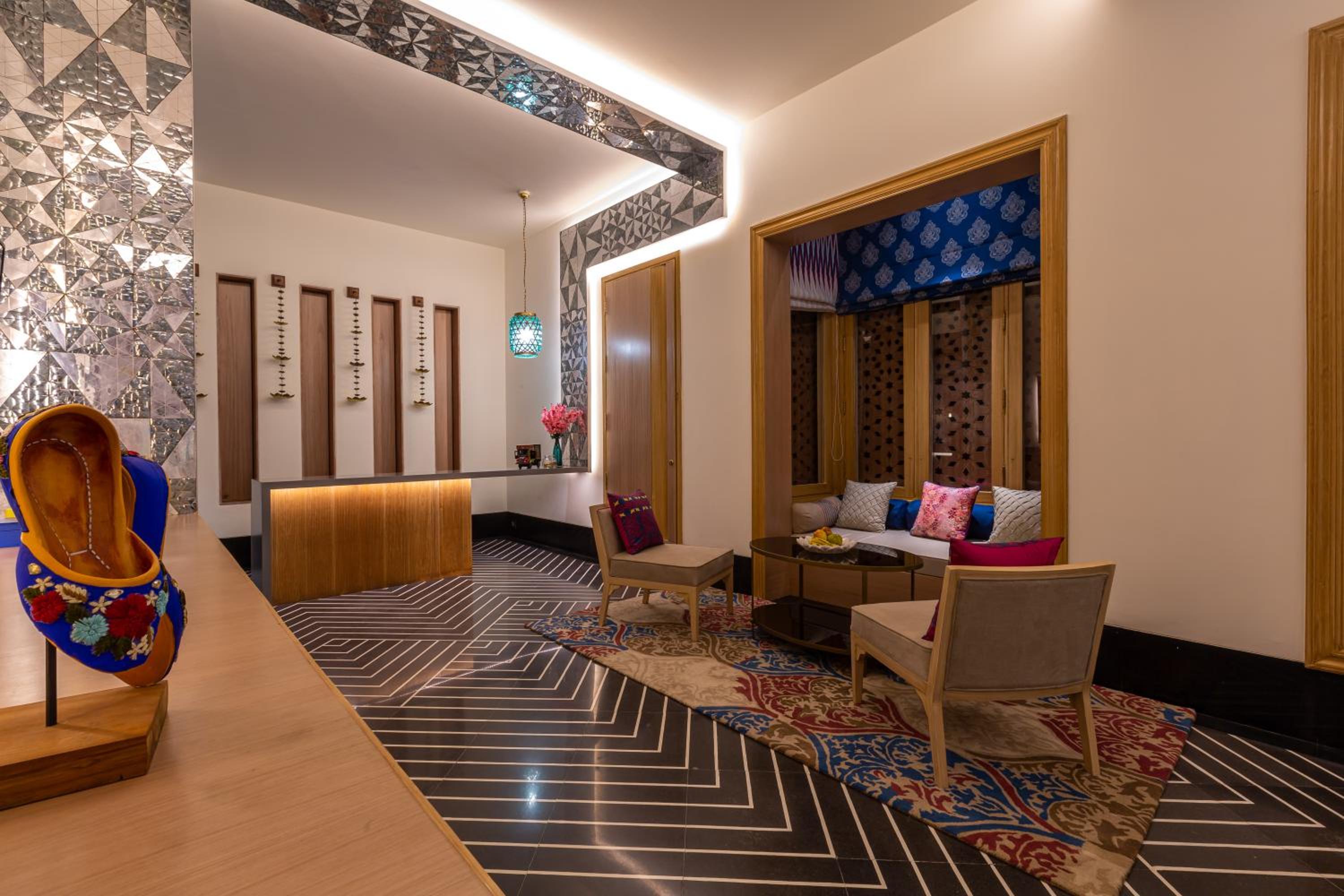 Grand Luxury Suite With Private Sit-out