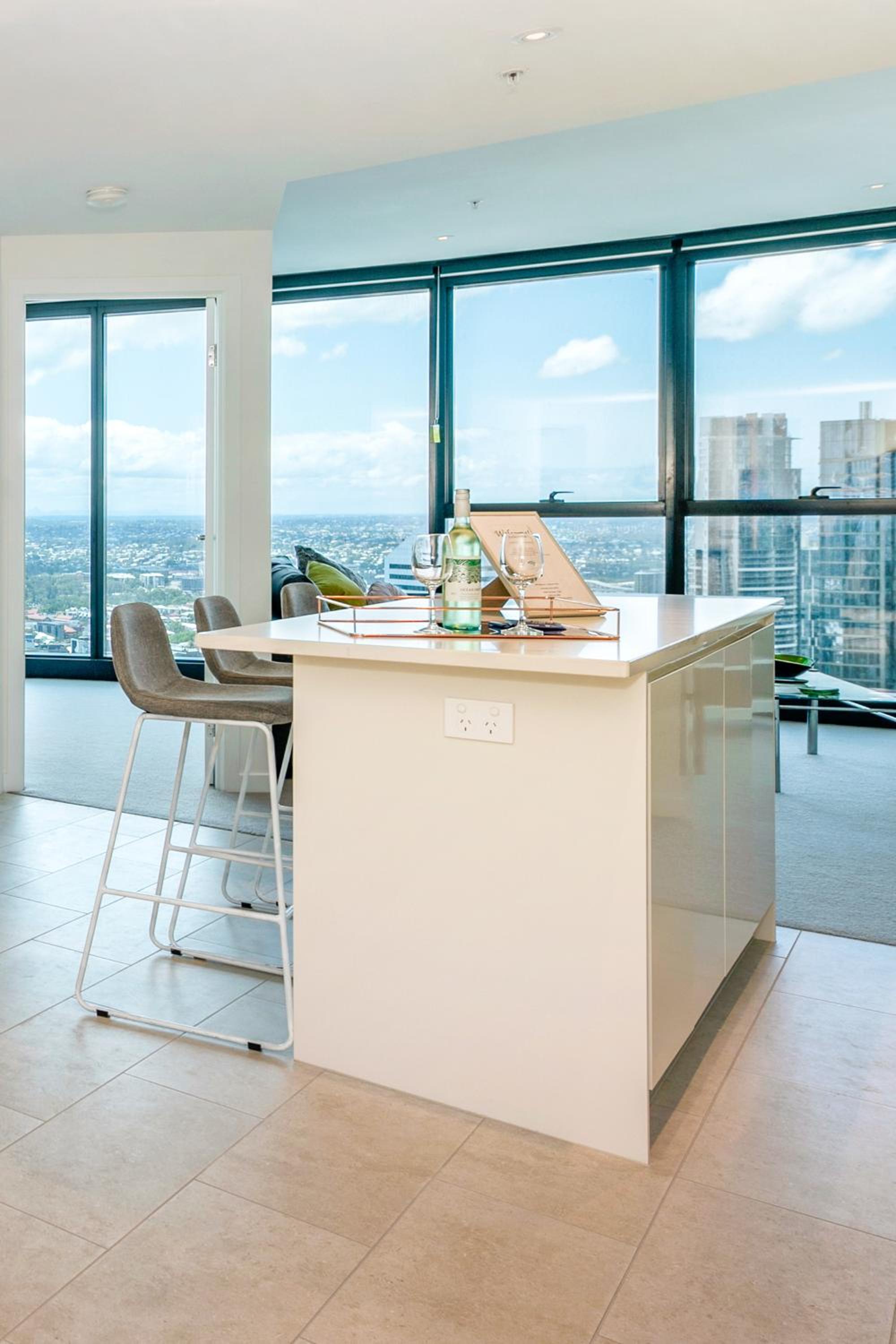One-Bedroom Apartment - Photo 2