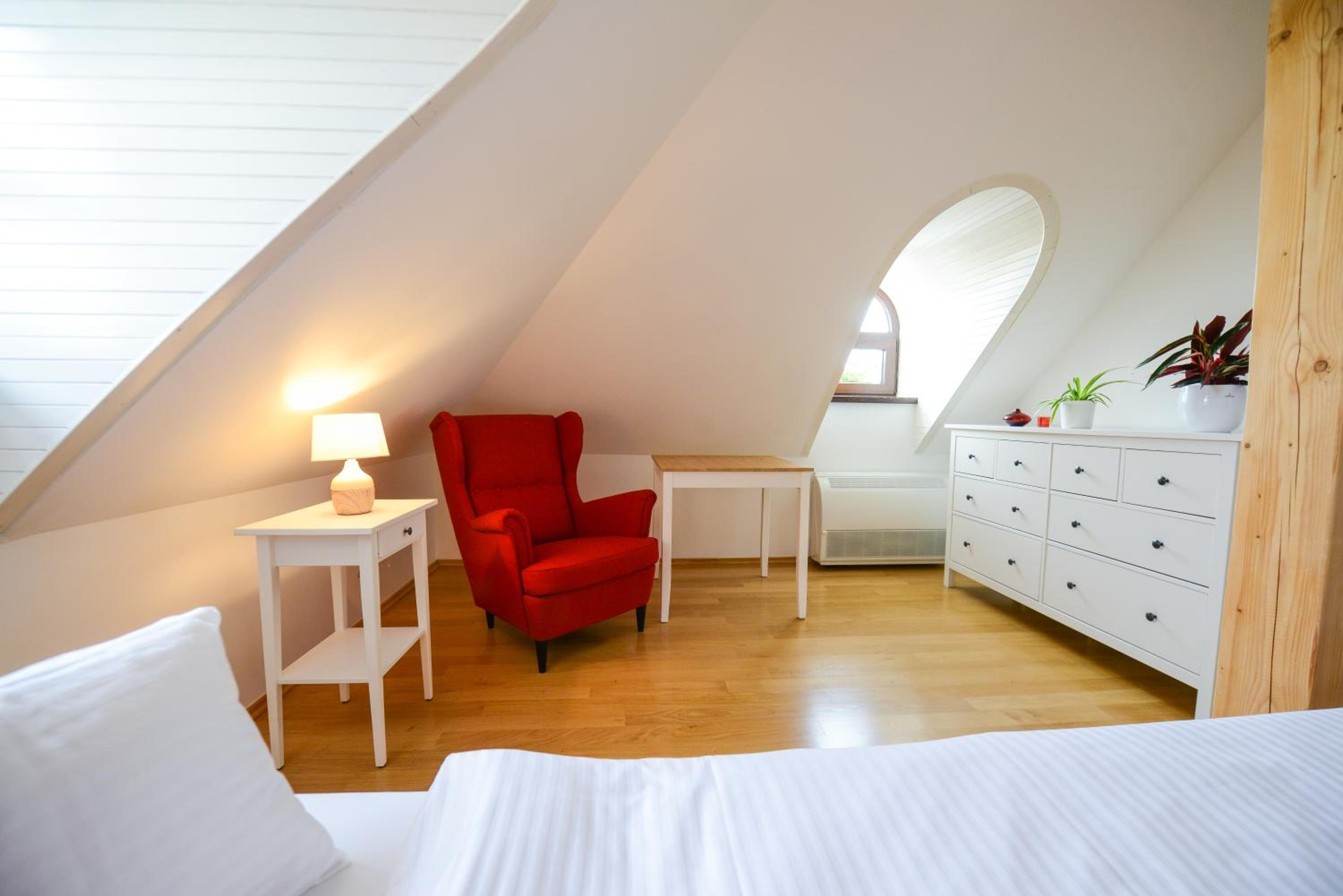 Standard Queen Room photo 3