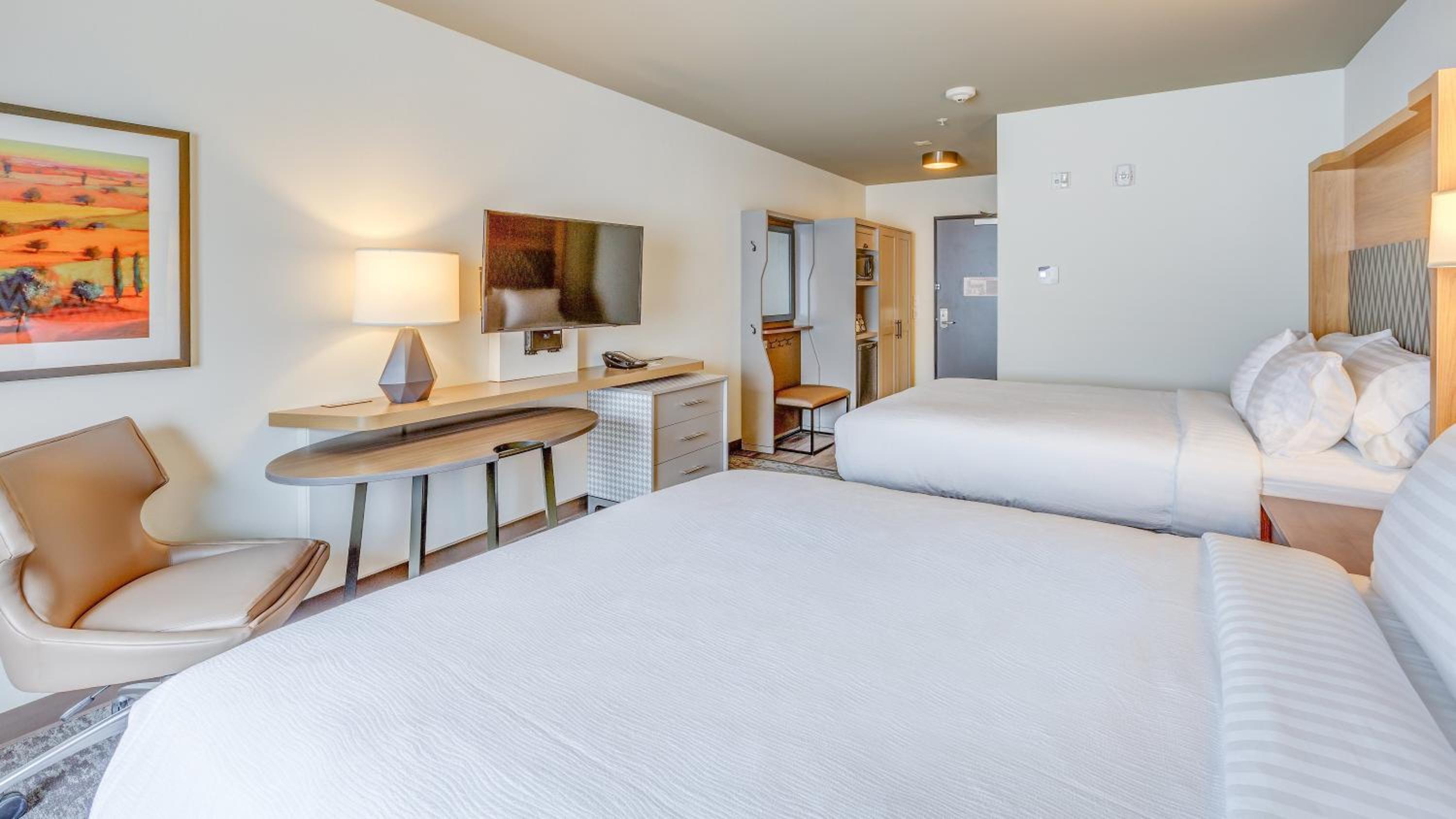 Standard Room with Two Queen Beds photo 1