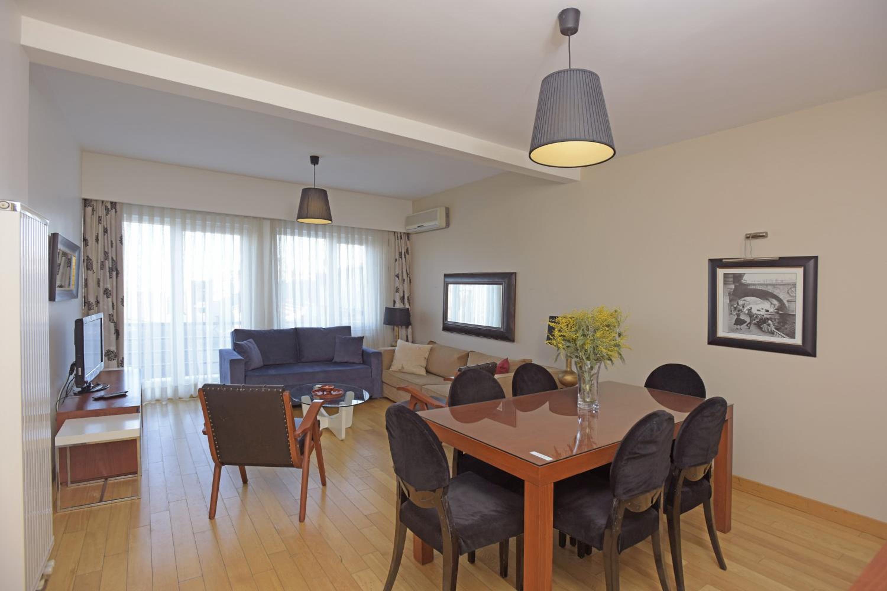Three-Bedroom Apartment photo 1