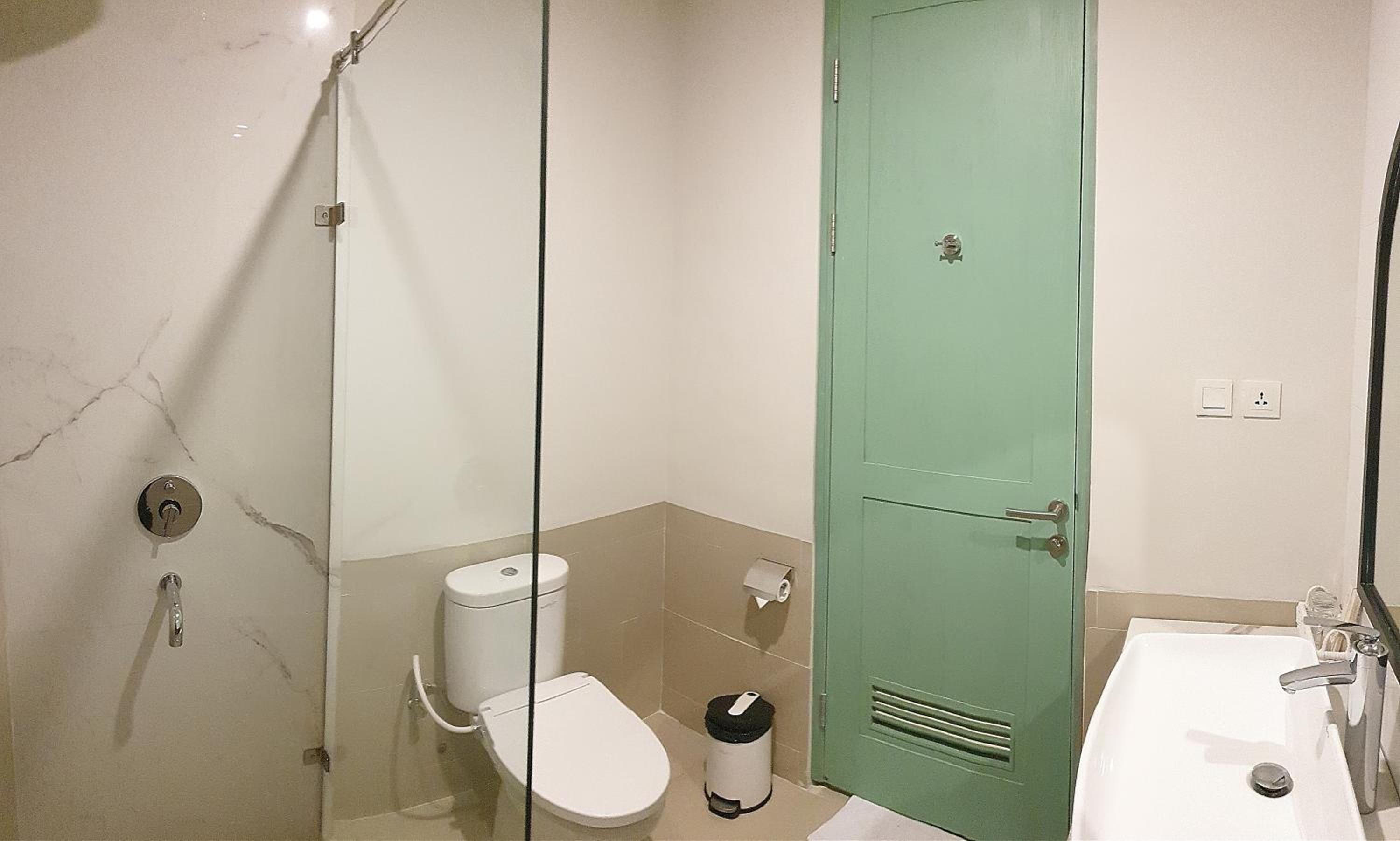 Deluxe Room - Photo 8