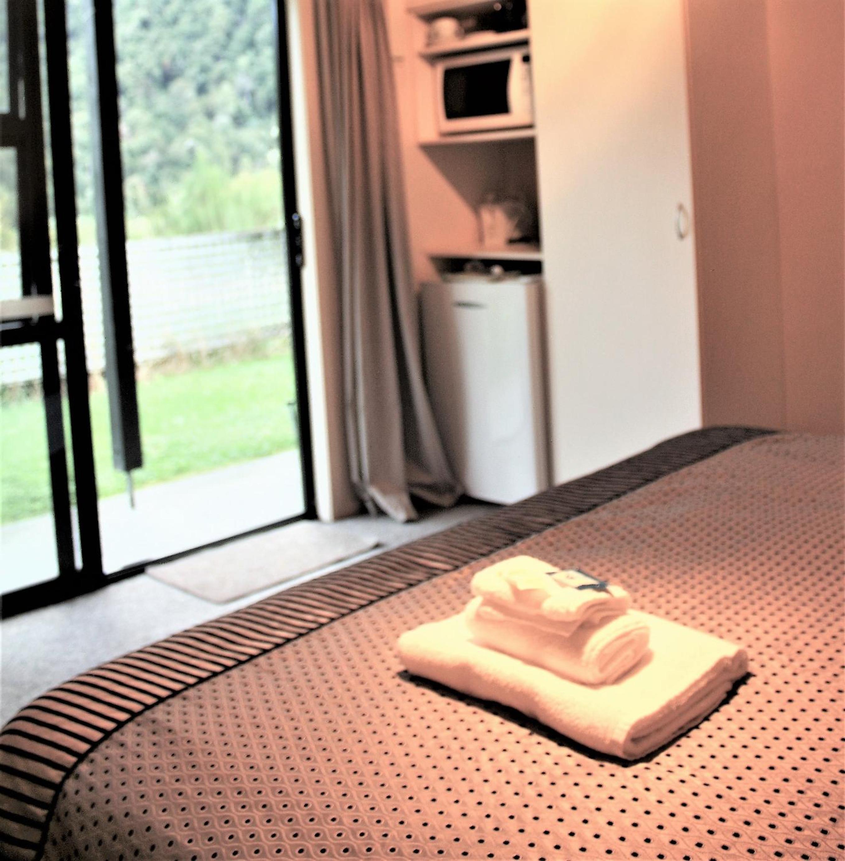 Studio - Photo 1