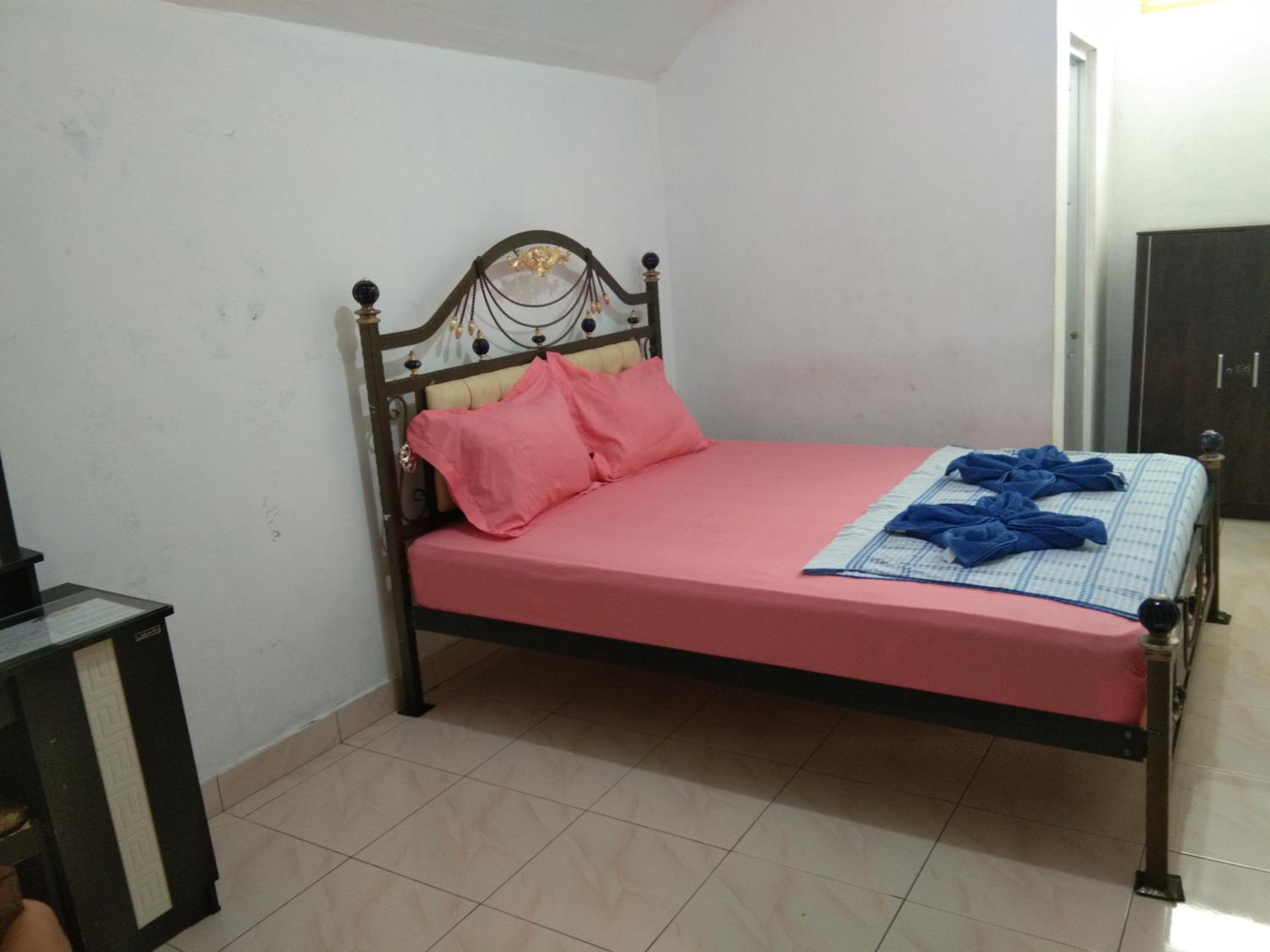Standard Double or Twin Room - Photo 11
