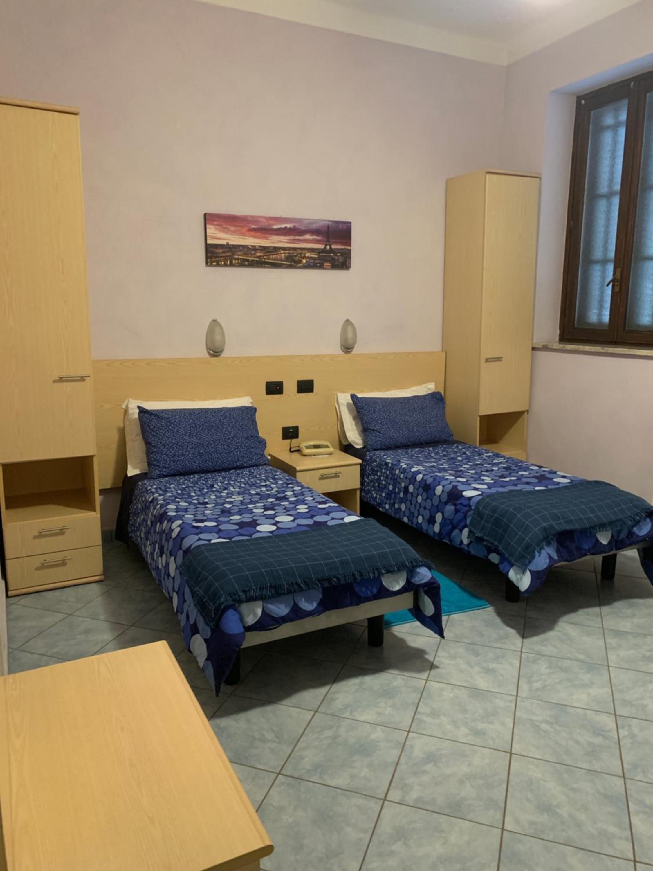 Standard Twin Room - Photo 7