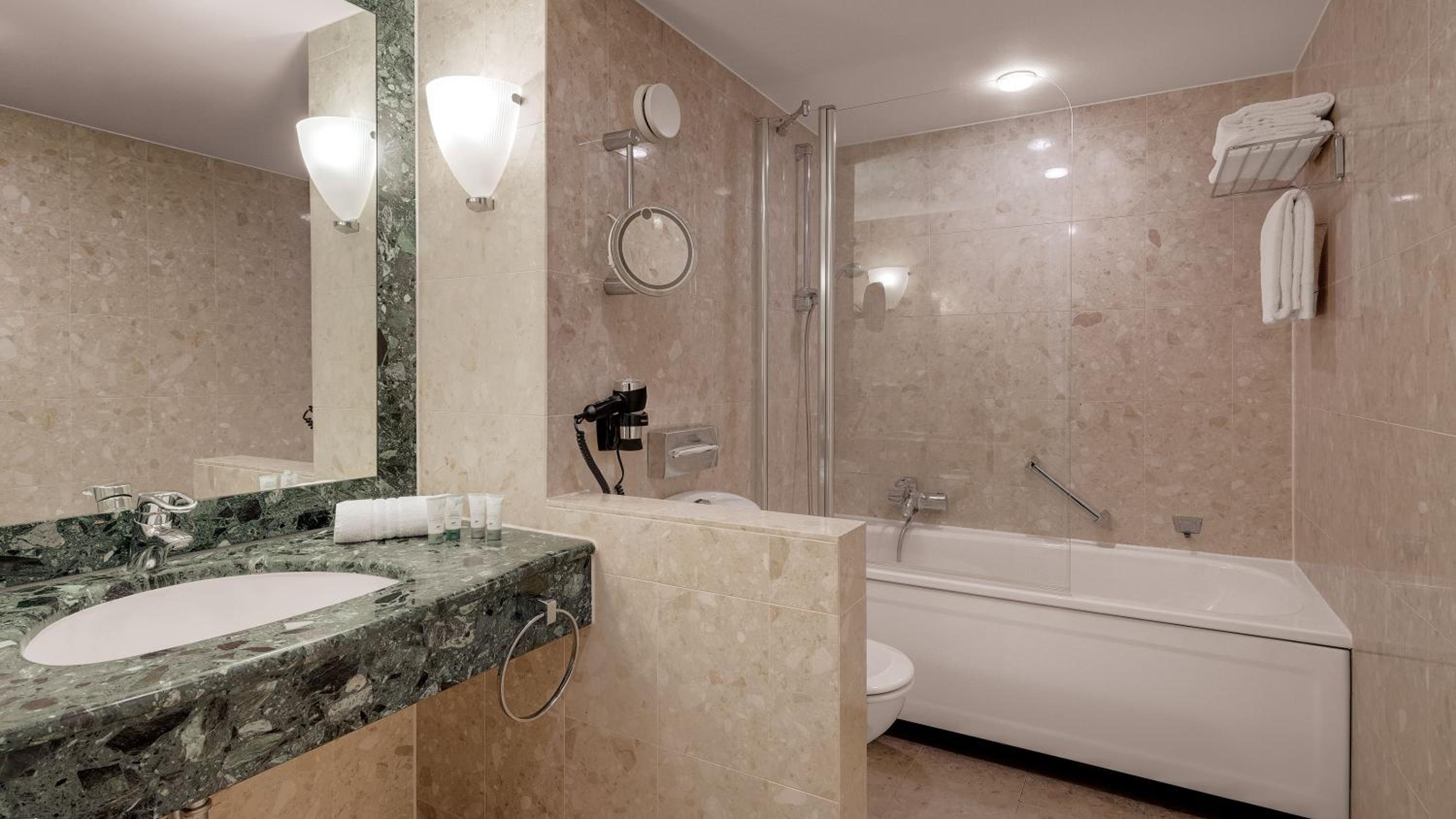 Zwei-Zimmer-Suite photo