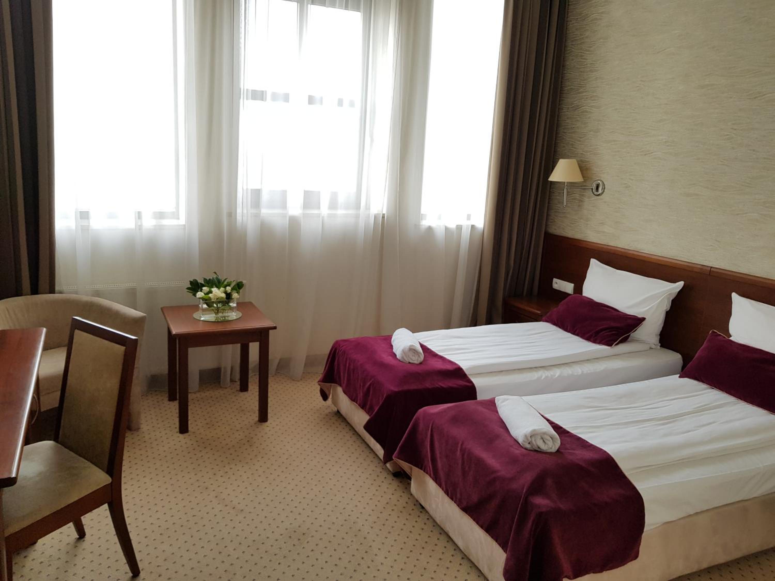 Double or Twin Room with Old Town View - Photo 1