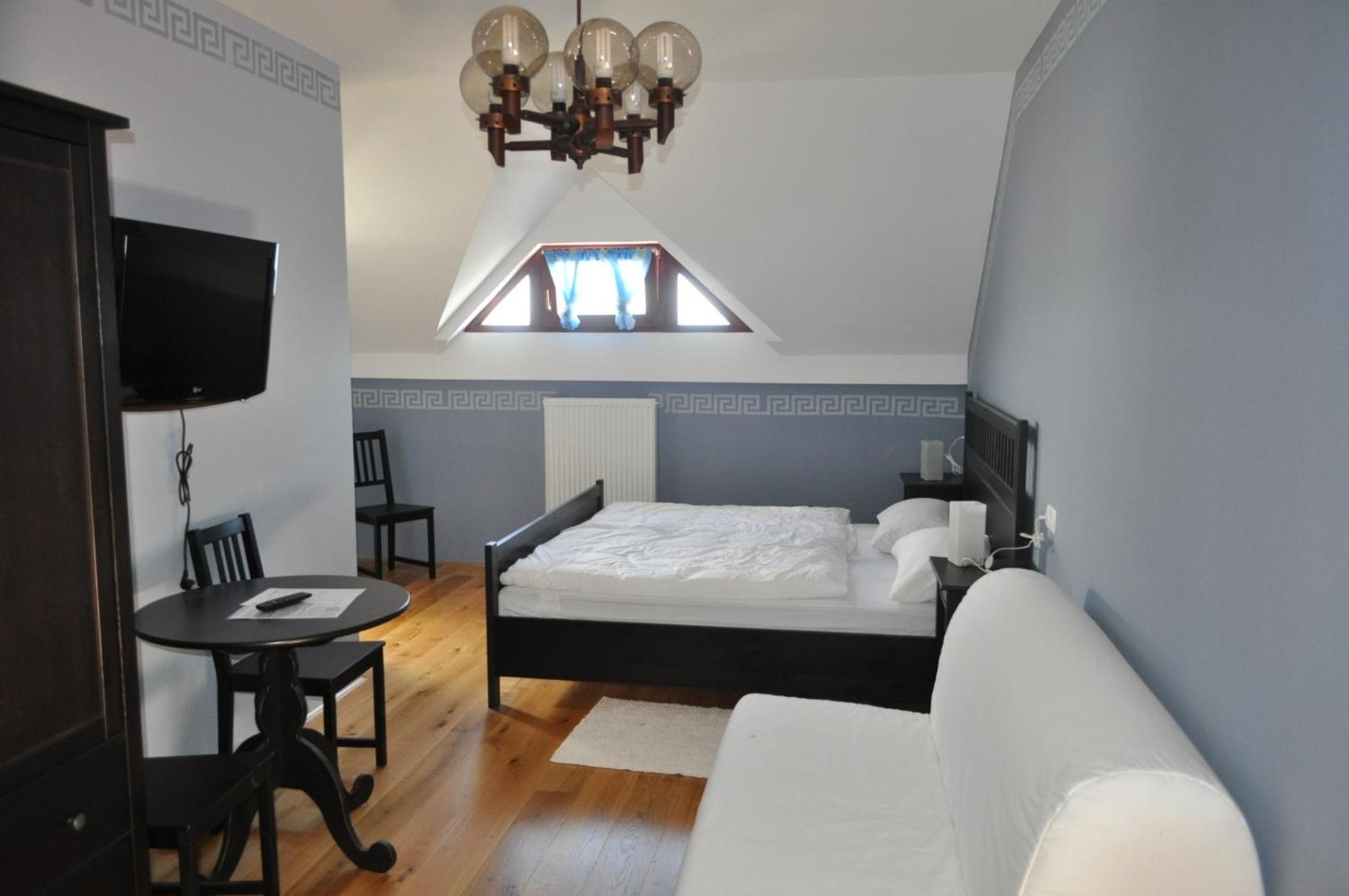 Double Room - Photo 3