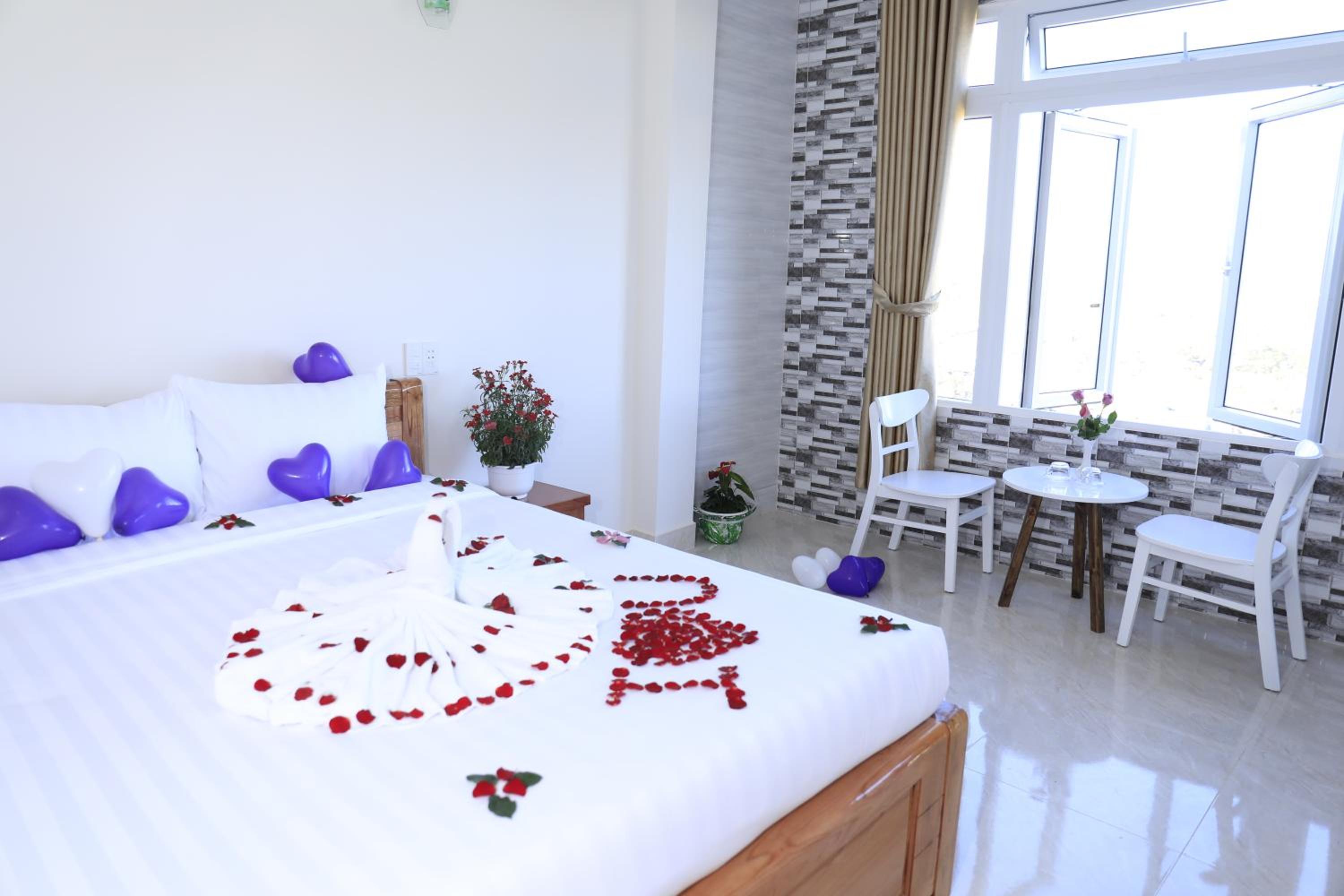 Double Room - Photo 6