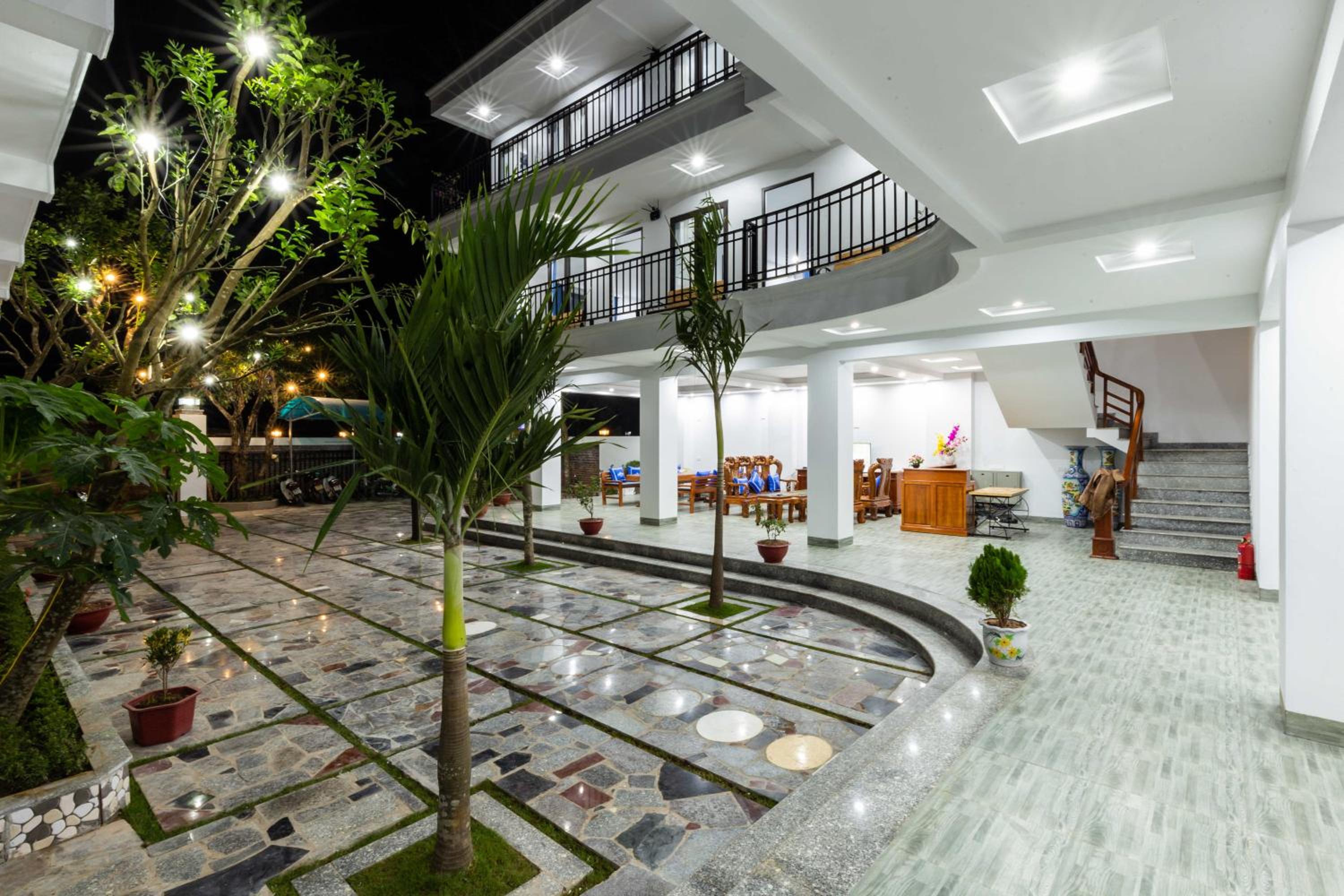Double Room with Pool View - Photo 10