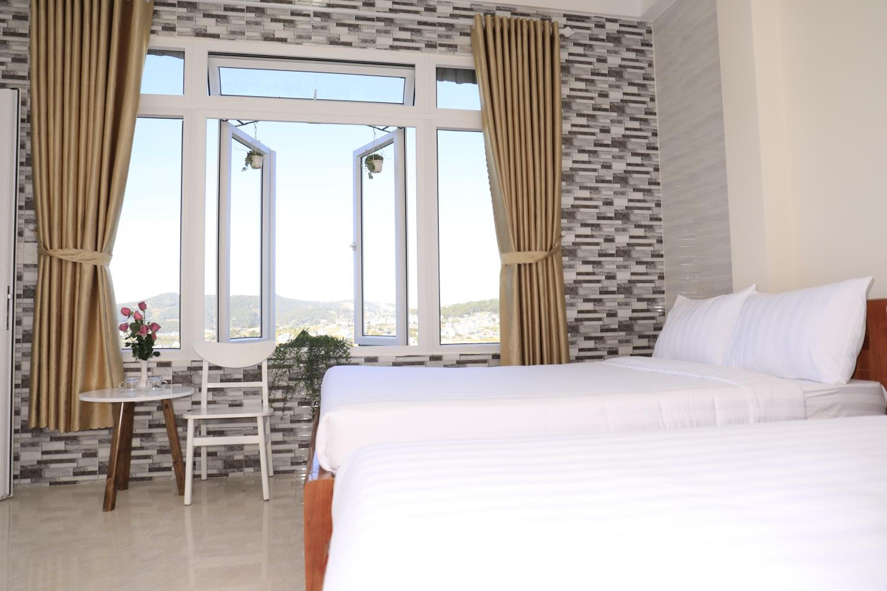 Quadruple Room - Photo 12