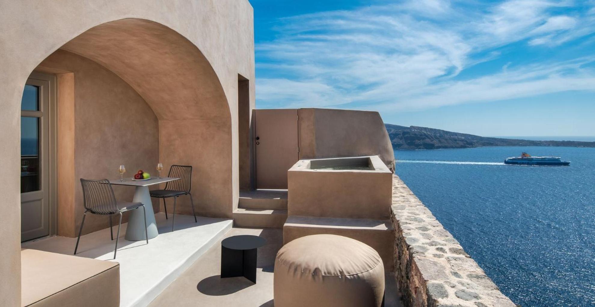 Superior Jetted tub Suite Sea View - Photo 17