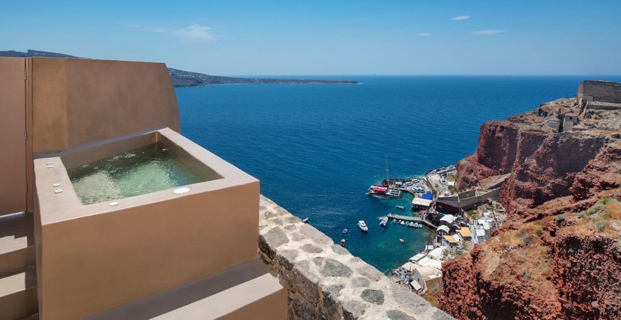 Superior Jetted tub Suite Sea View - Photo 16
