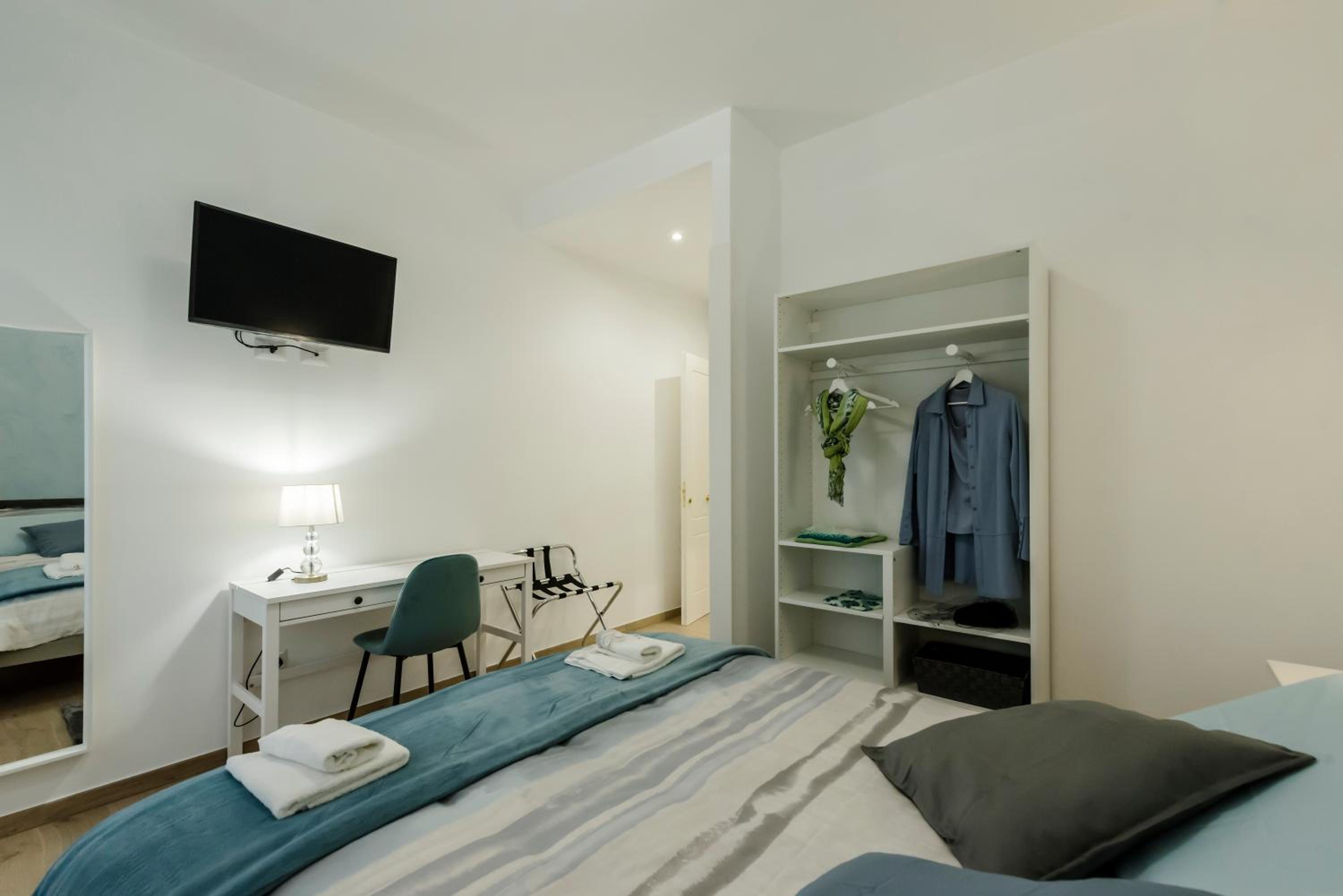 Standard Queen Room photo 3