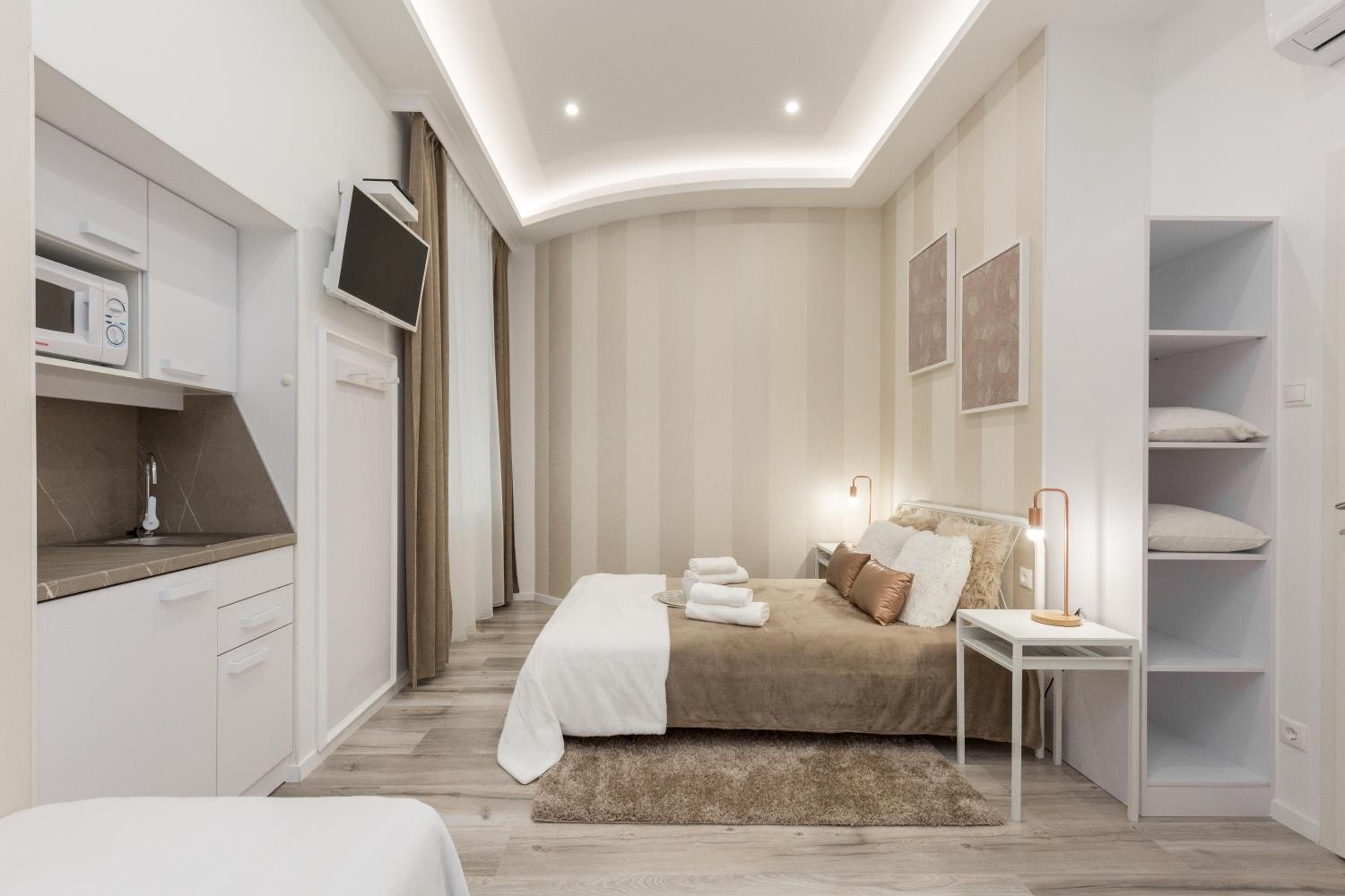 Standard Twin Room - Photo 3