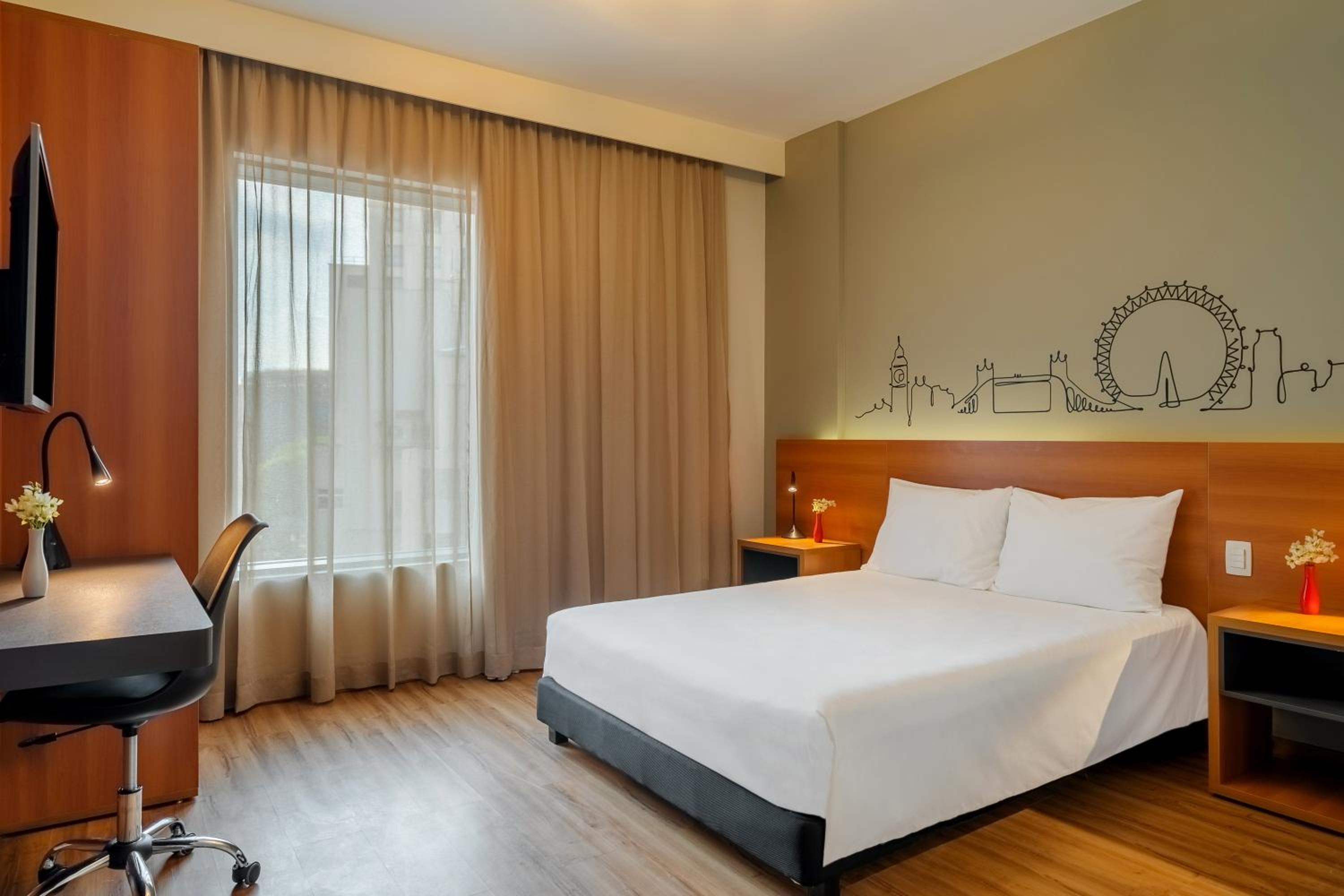 Standard Double Room - Mobility Access - Photo 2