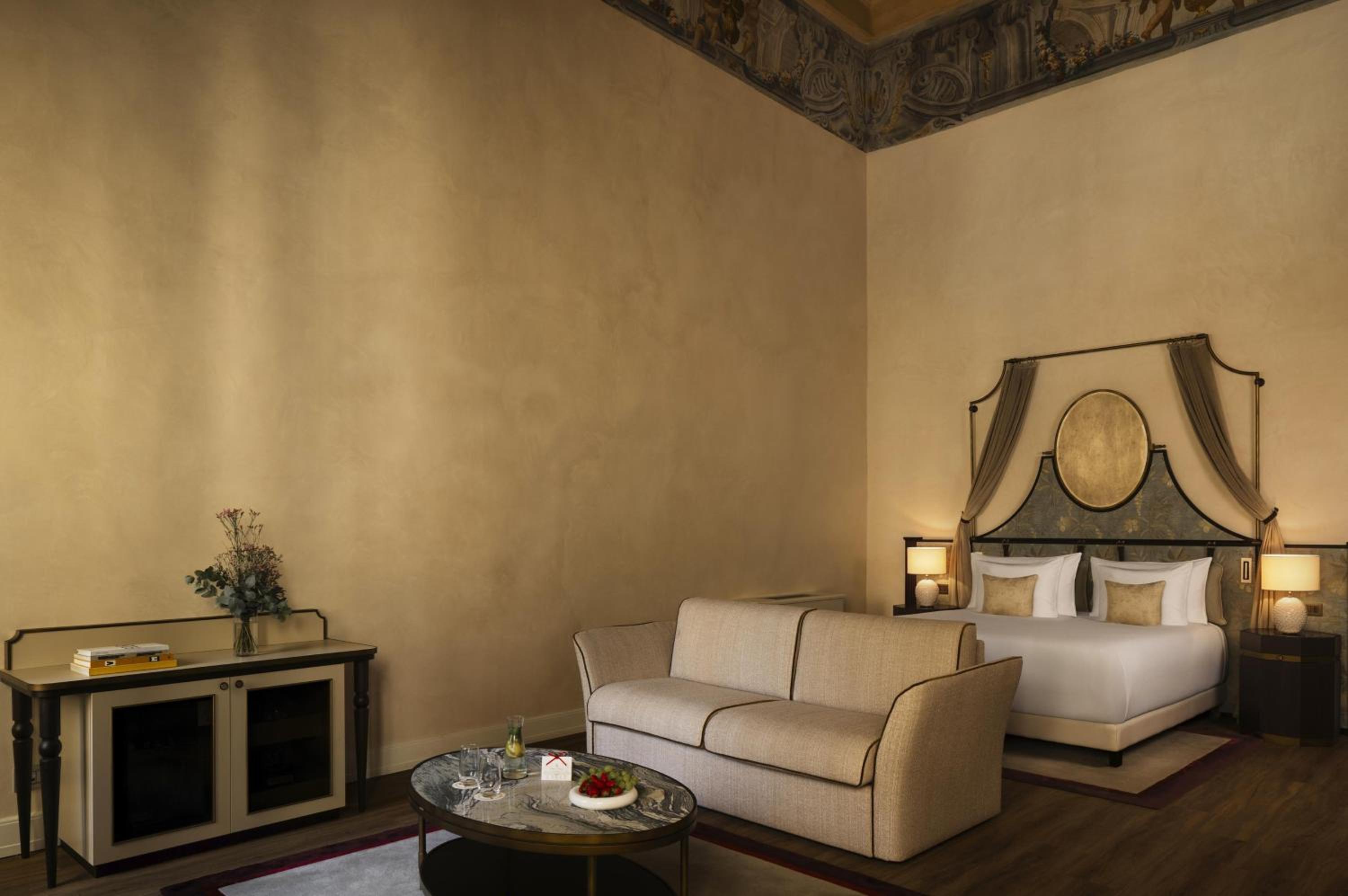 Amici Miei Junior Suite With Frescos