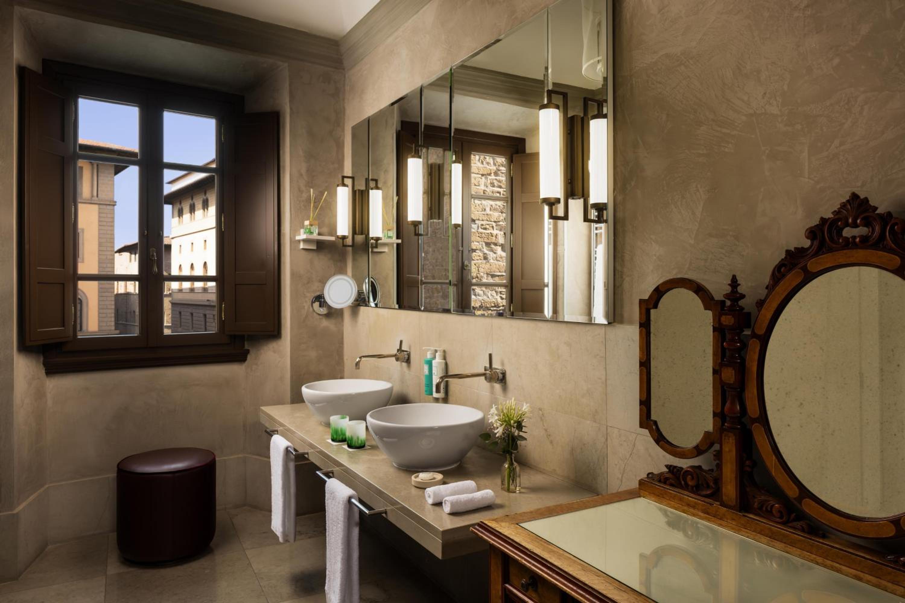 Torrigiani Junior Suite