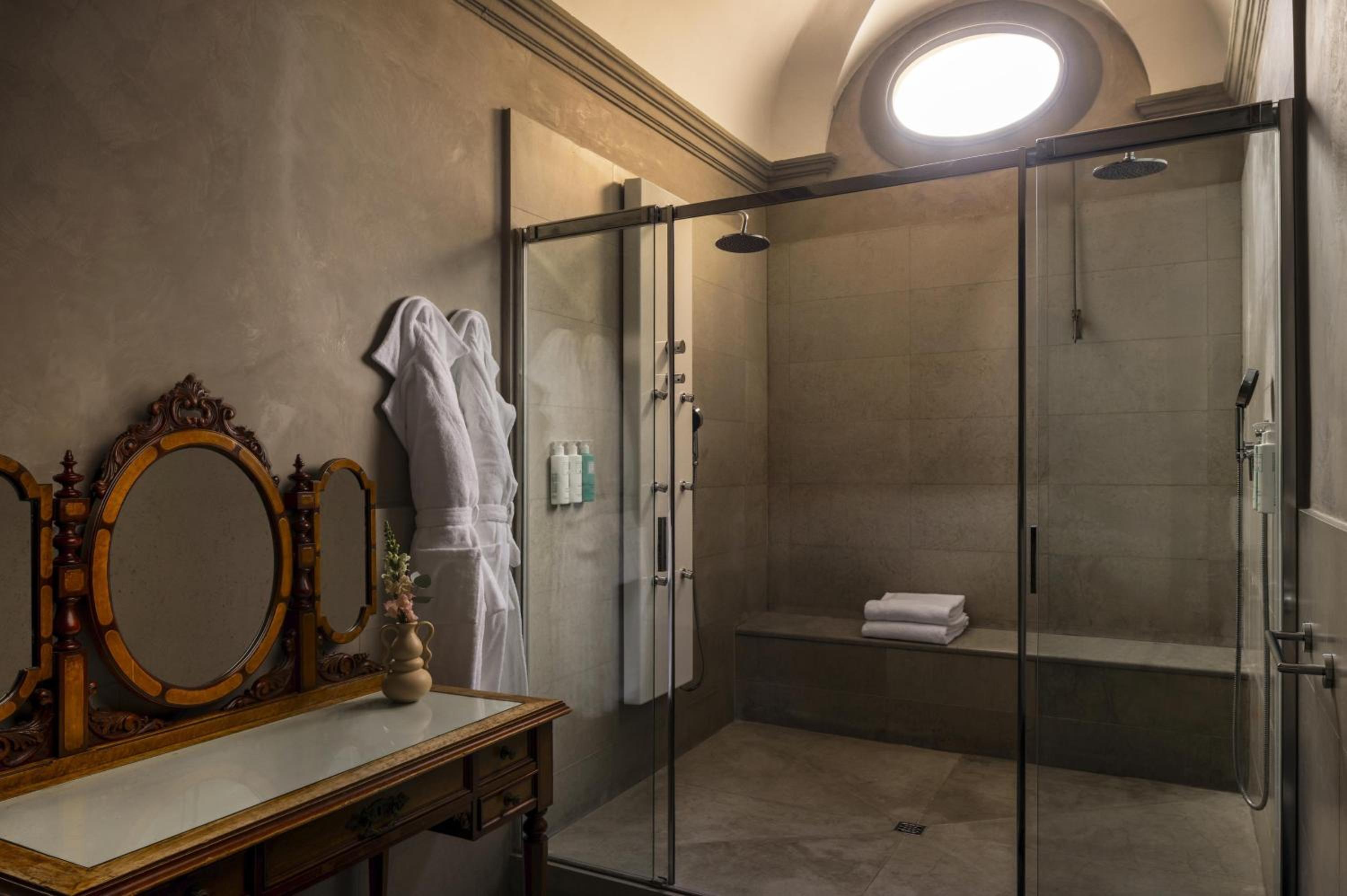 Torrigiani Junior Suite thumbnail 5