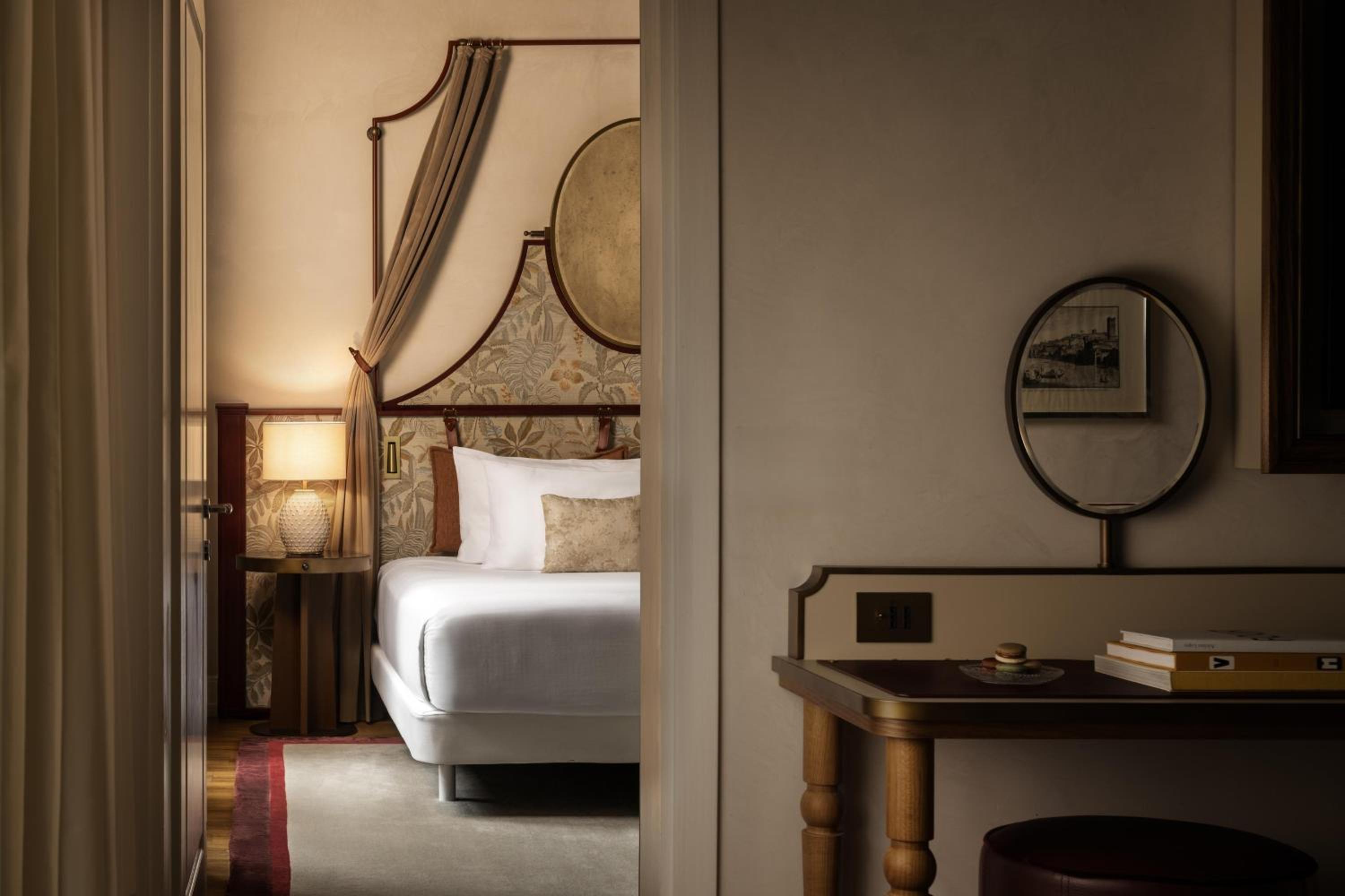 Bartolini Suite With Frescos and Extra bed (2 Adults + 1 Child)