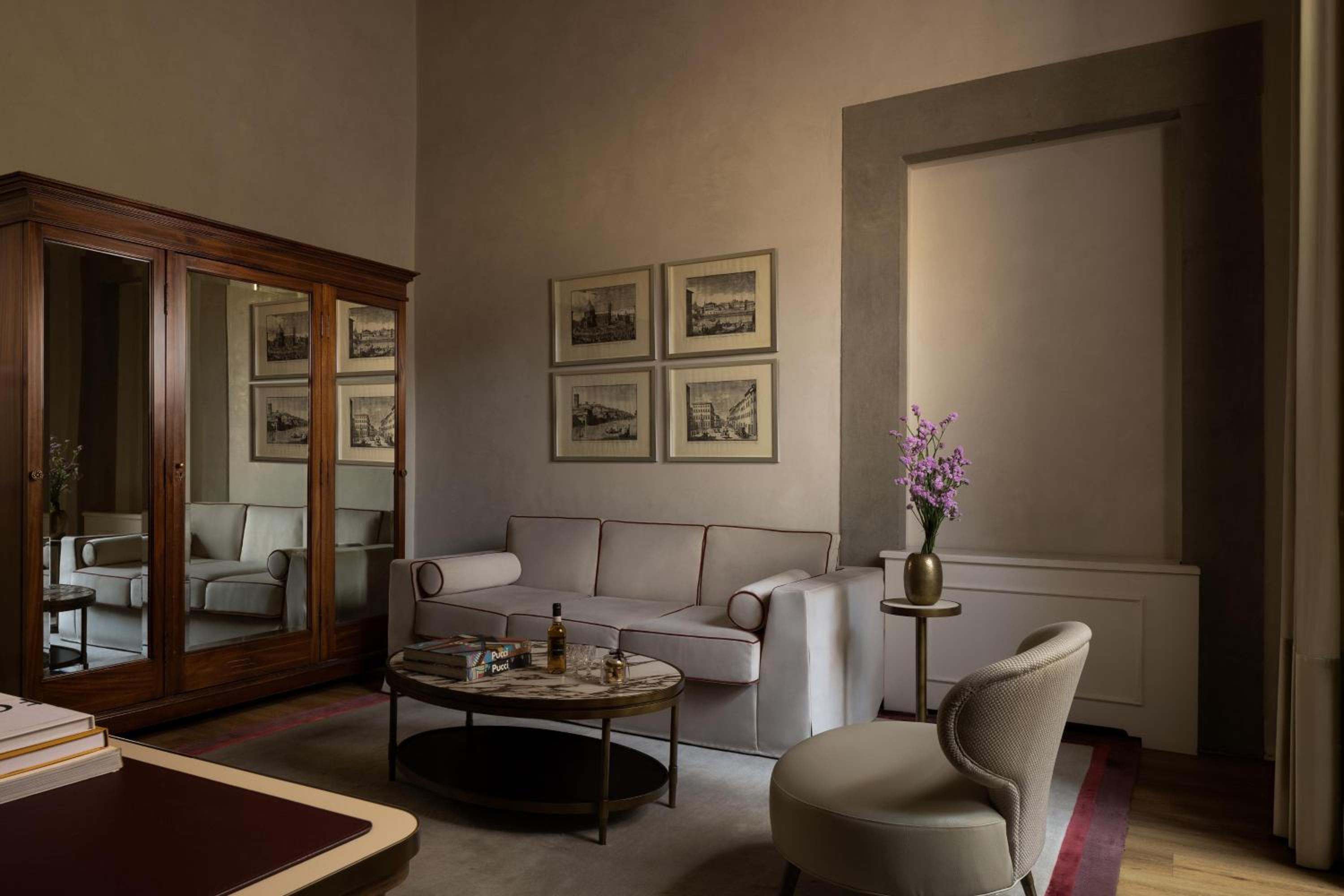 Bartolini Suite With Frescos and Extra bed (2 Adults + 1 Child)
