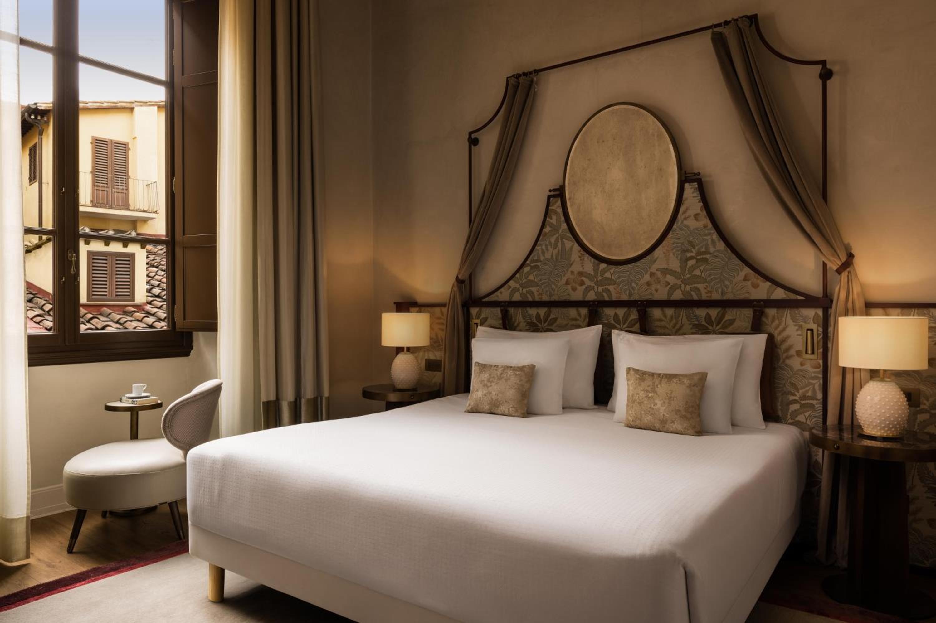 Bartolini Suite With Frescos and Extra bed (2 Adults + 1 Child)