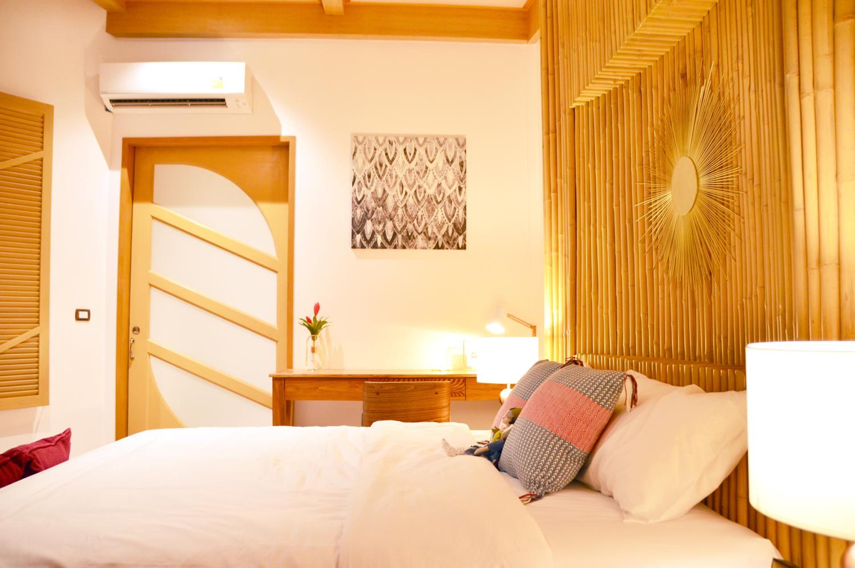 Double Room with Spa Bath - Photo 14