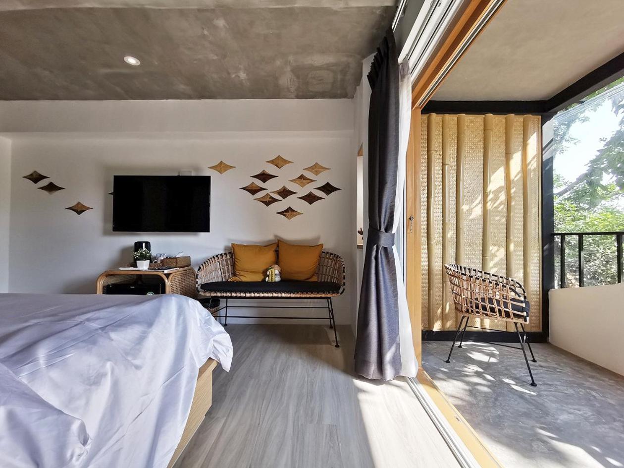 Deluxe King Room - Photo 1