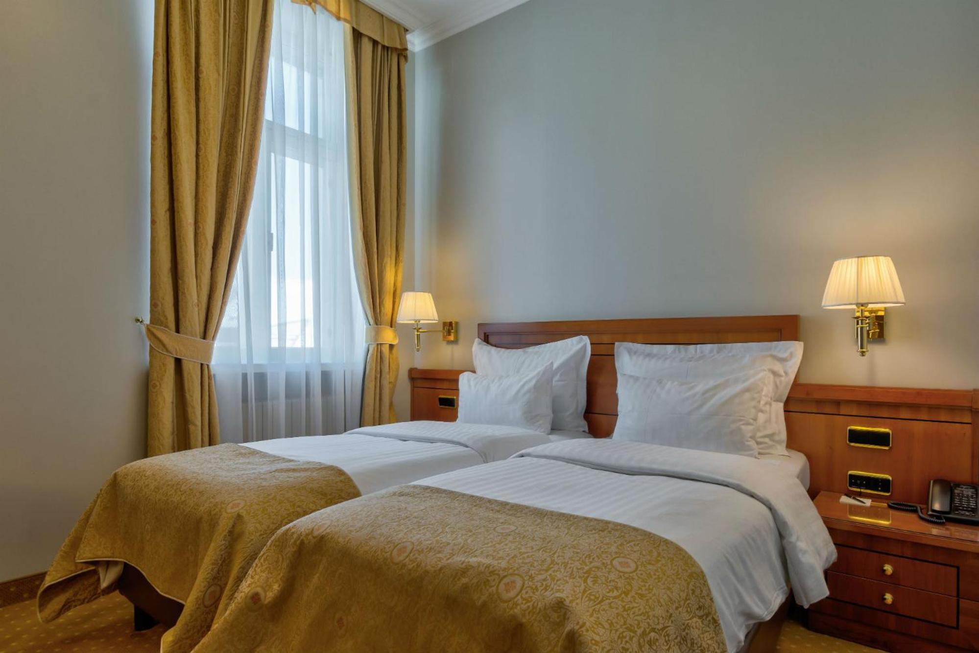 Standard Twin Room - Photo 1