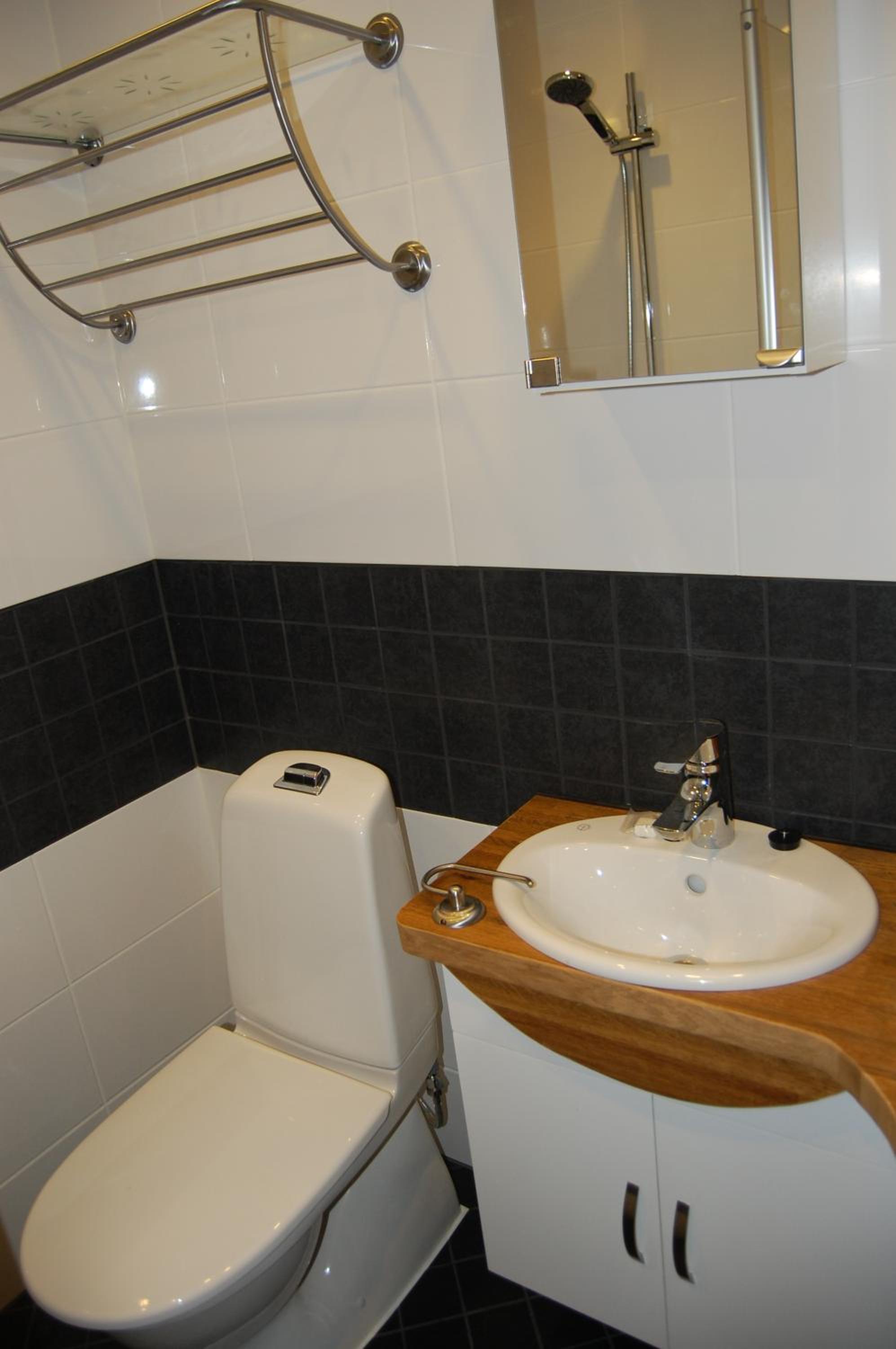 Superior Two-Bedroom Suite - Photo 18