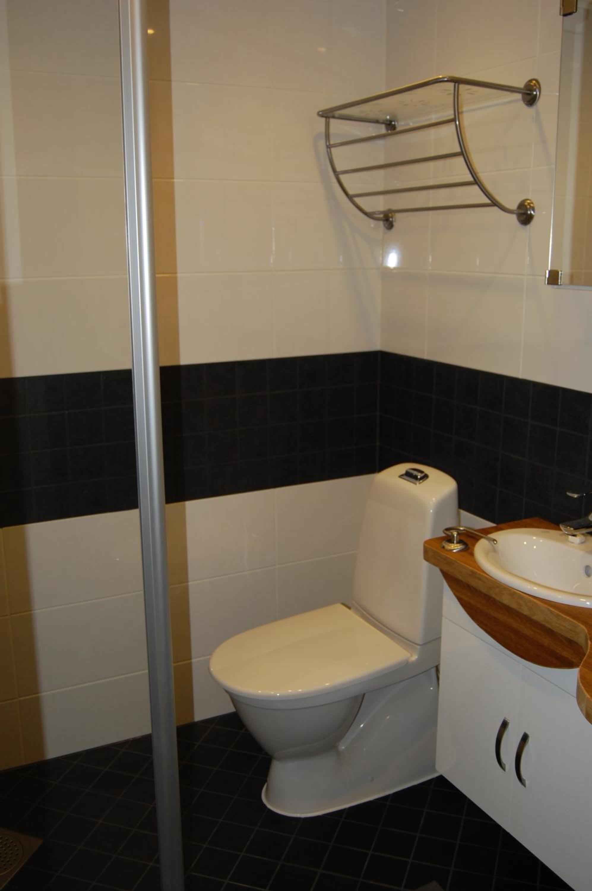 Superior Two-Bedroom Suite - Photo 19