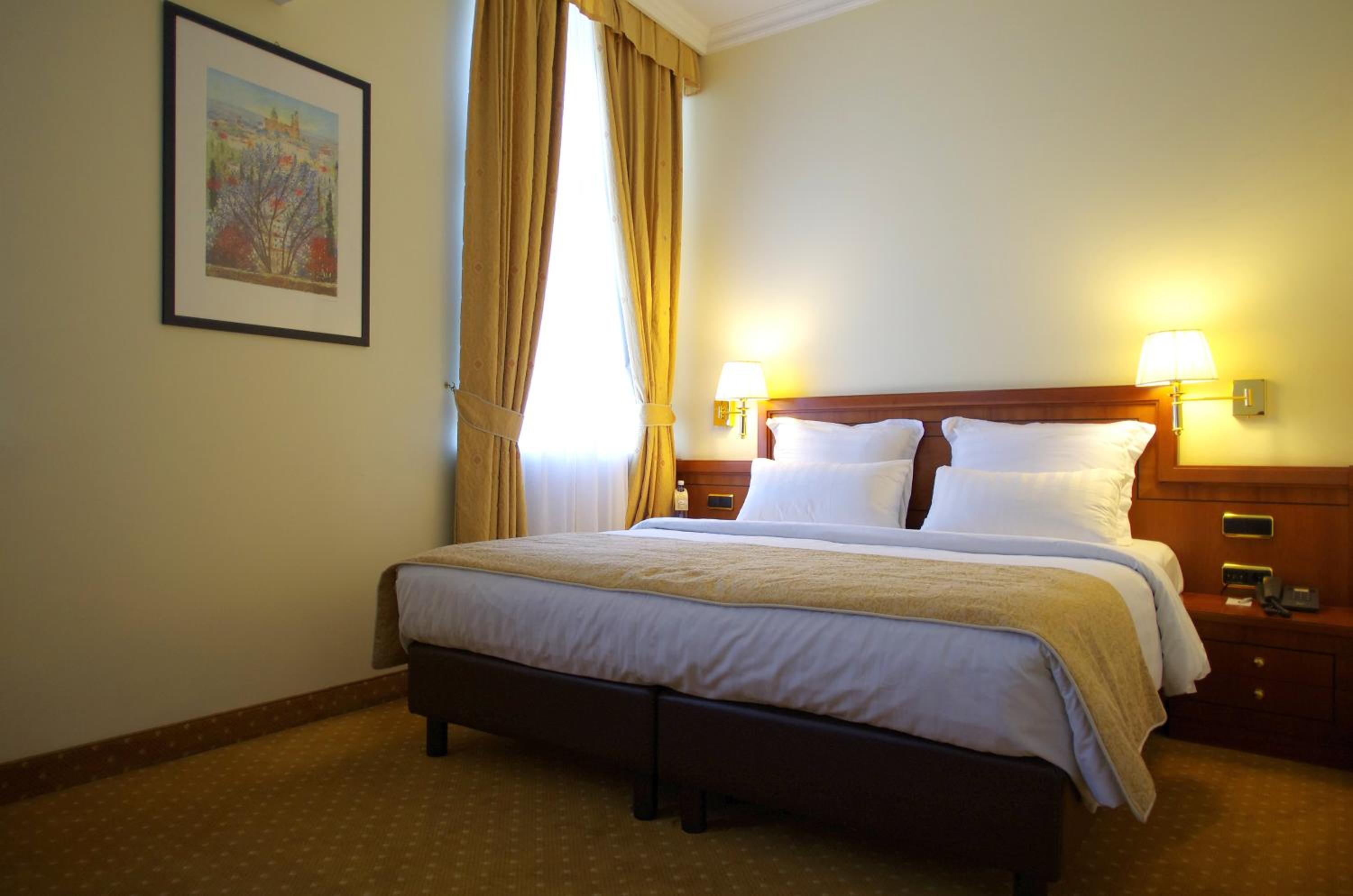 Standard Double Room - Photo 2