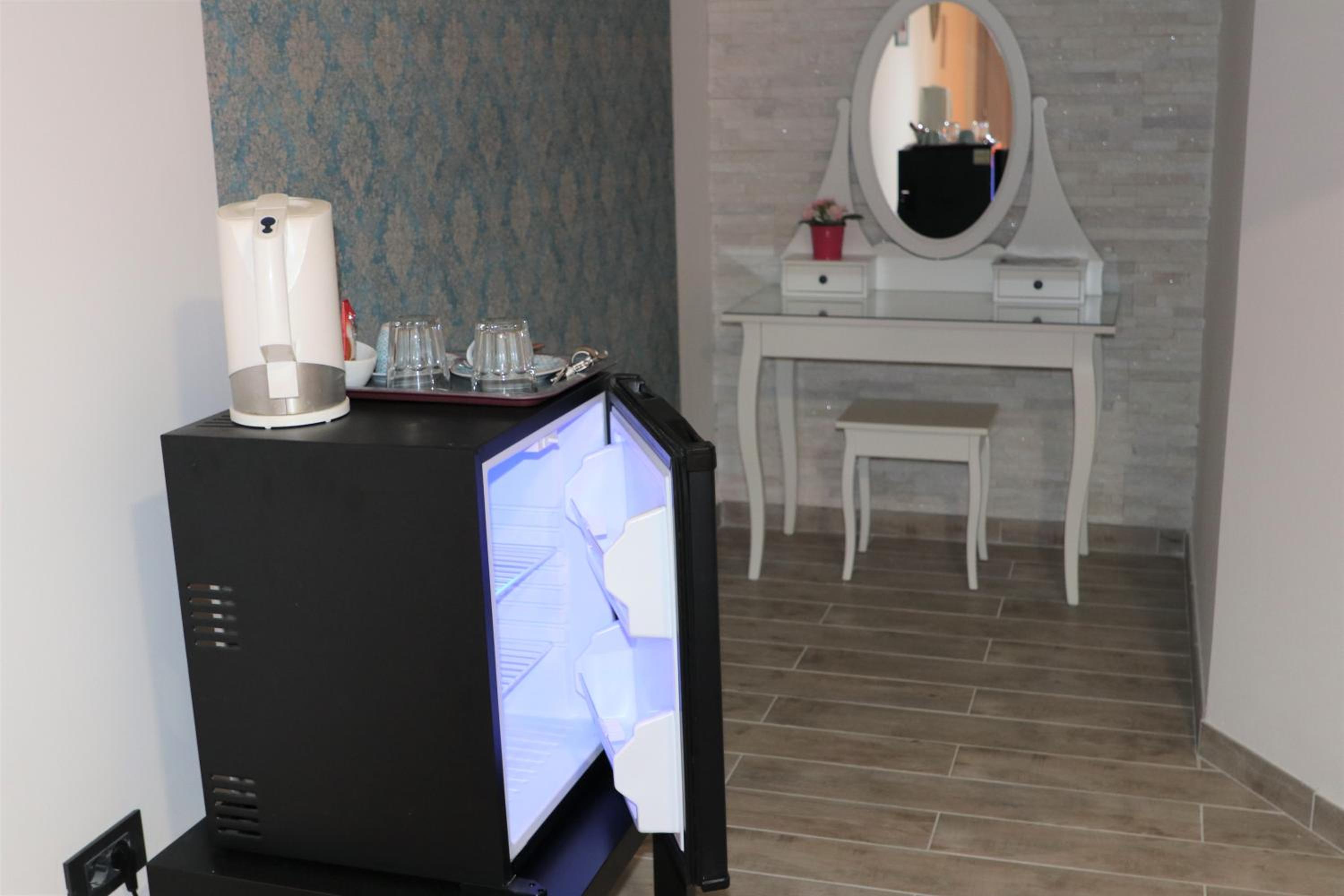 Deluxe Triple Room - Photo 8
