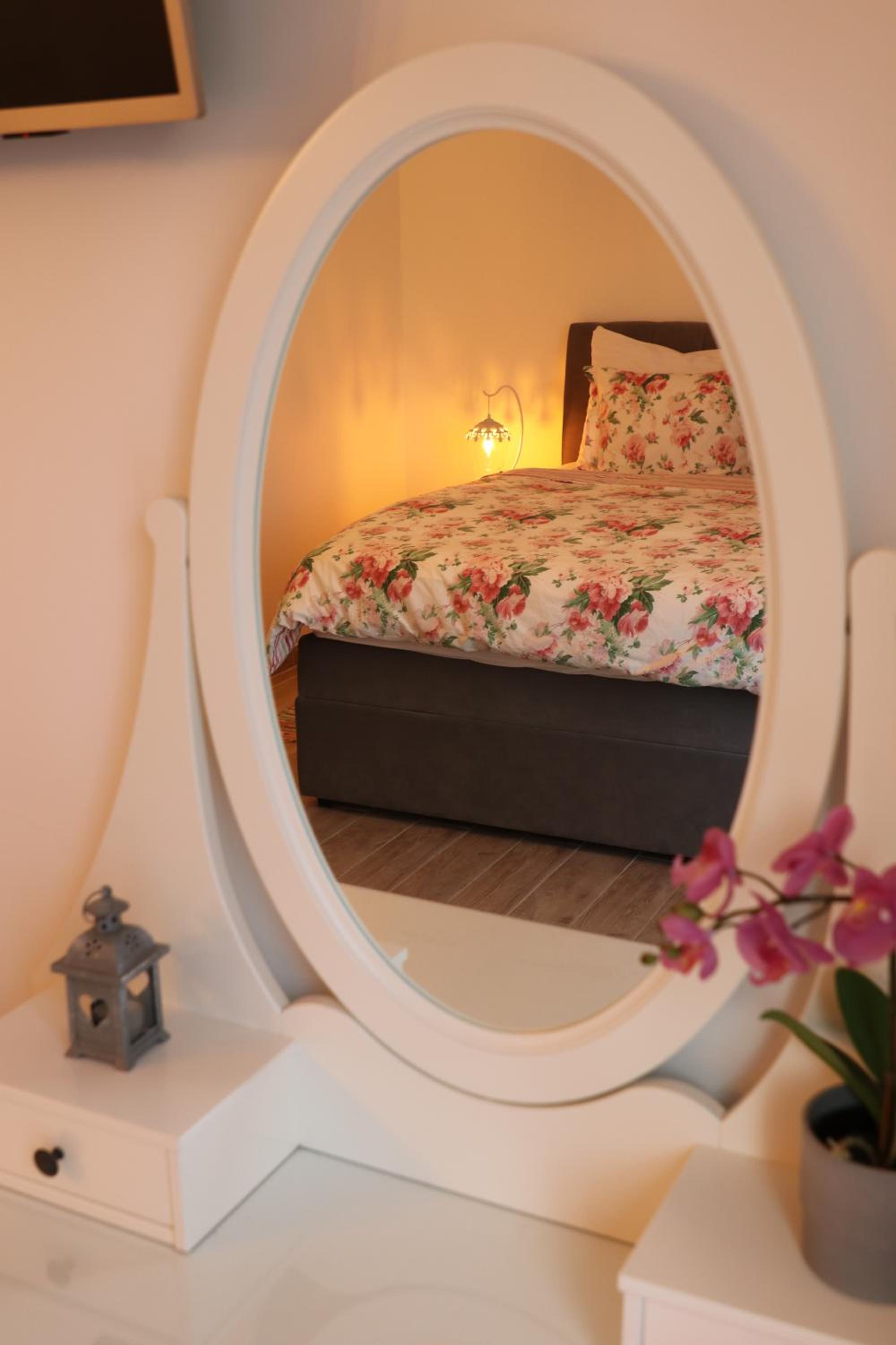 Deluxe Double Room with Balcony - Photo 16