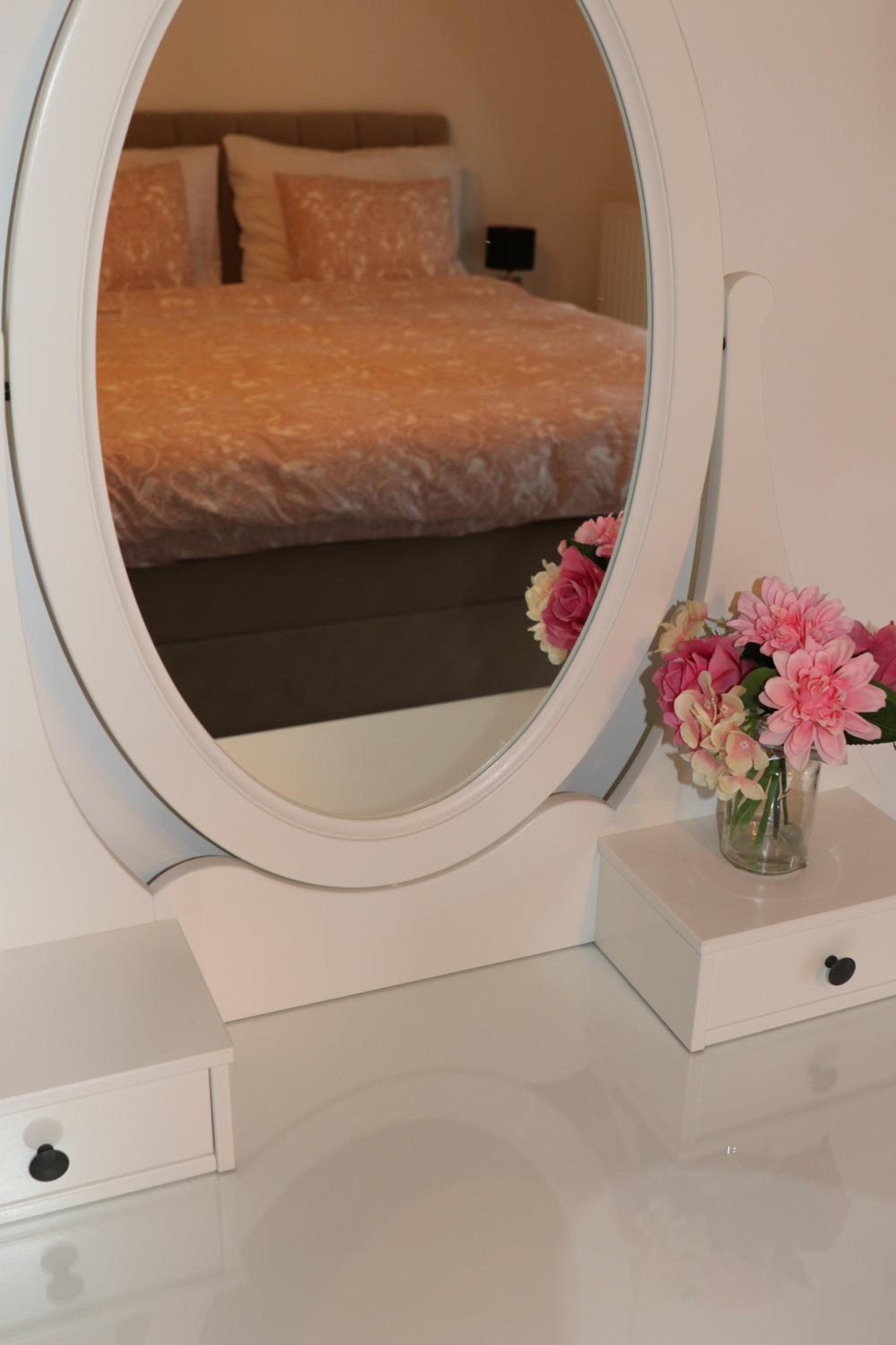 Deluxe Double Room with Balcony - Photo 13