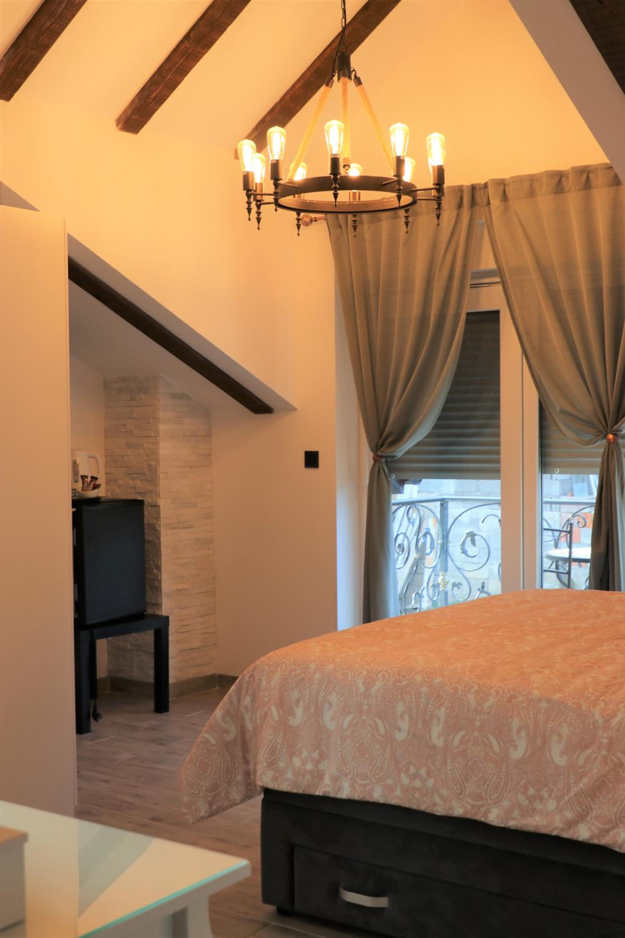 Deluxe Double Room with Balcony - Photo 21