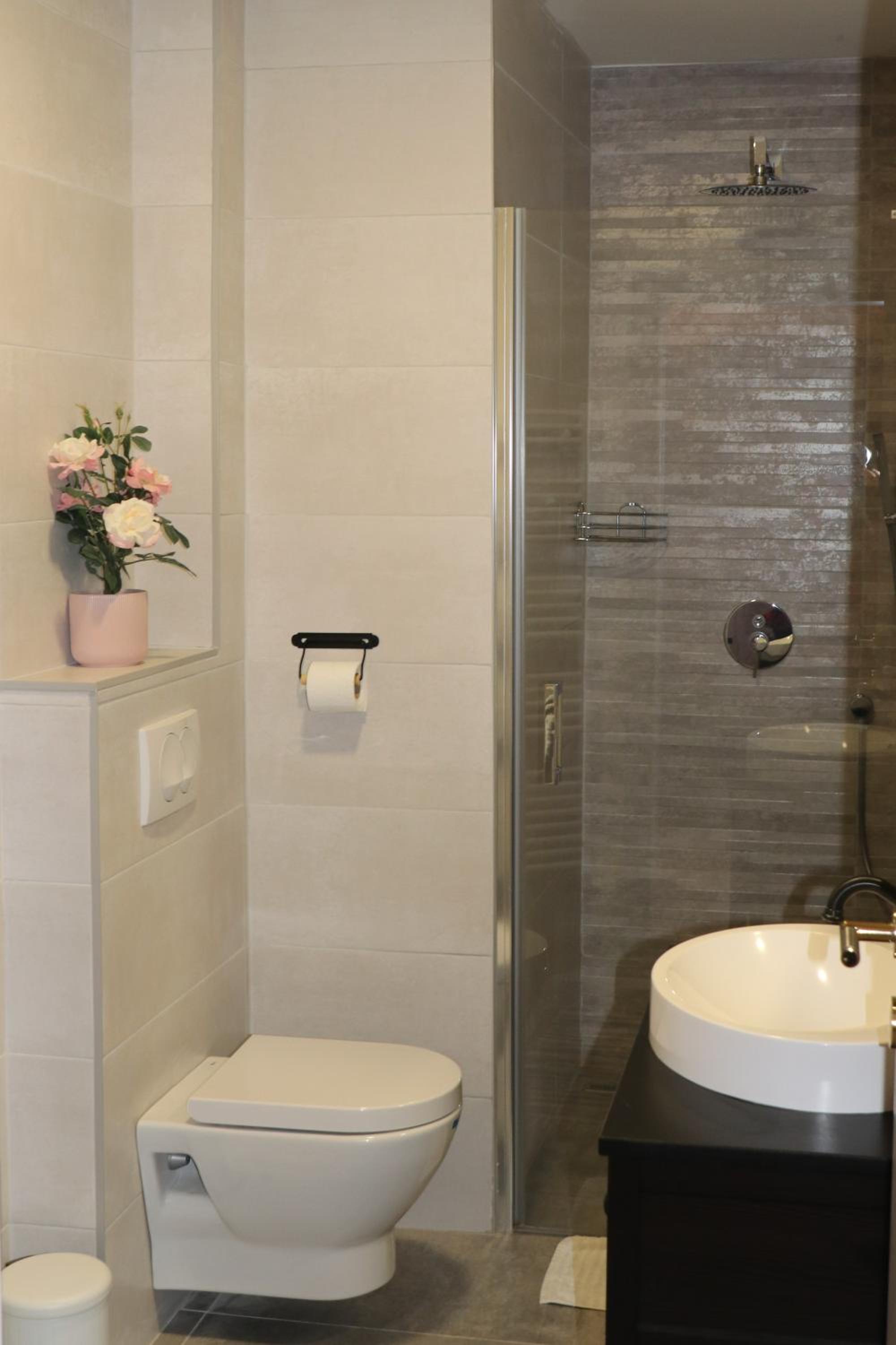Deluxe Double Room with Balcony - Photo 26