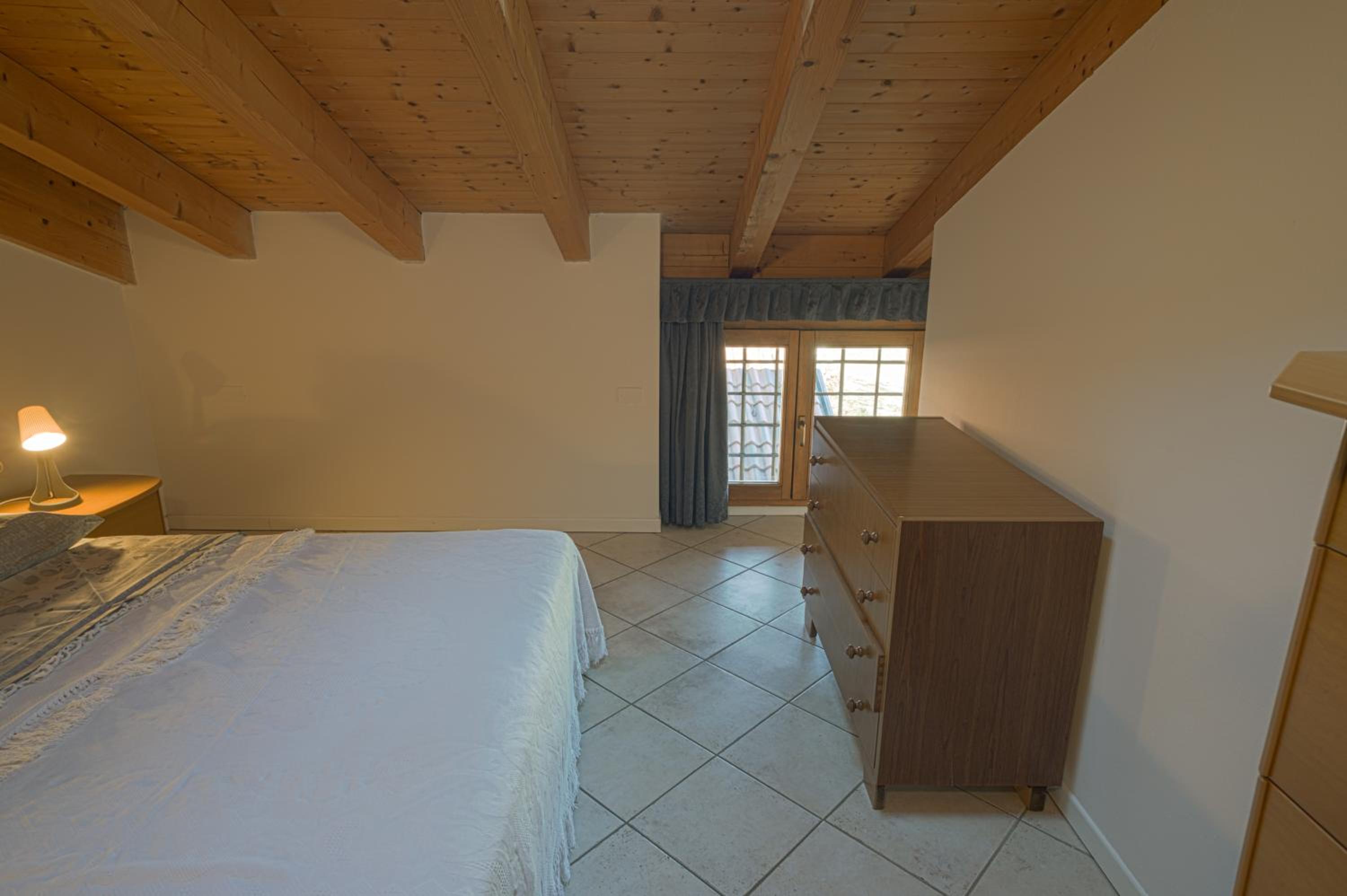 Large Double or Twin Room photo 1