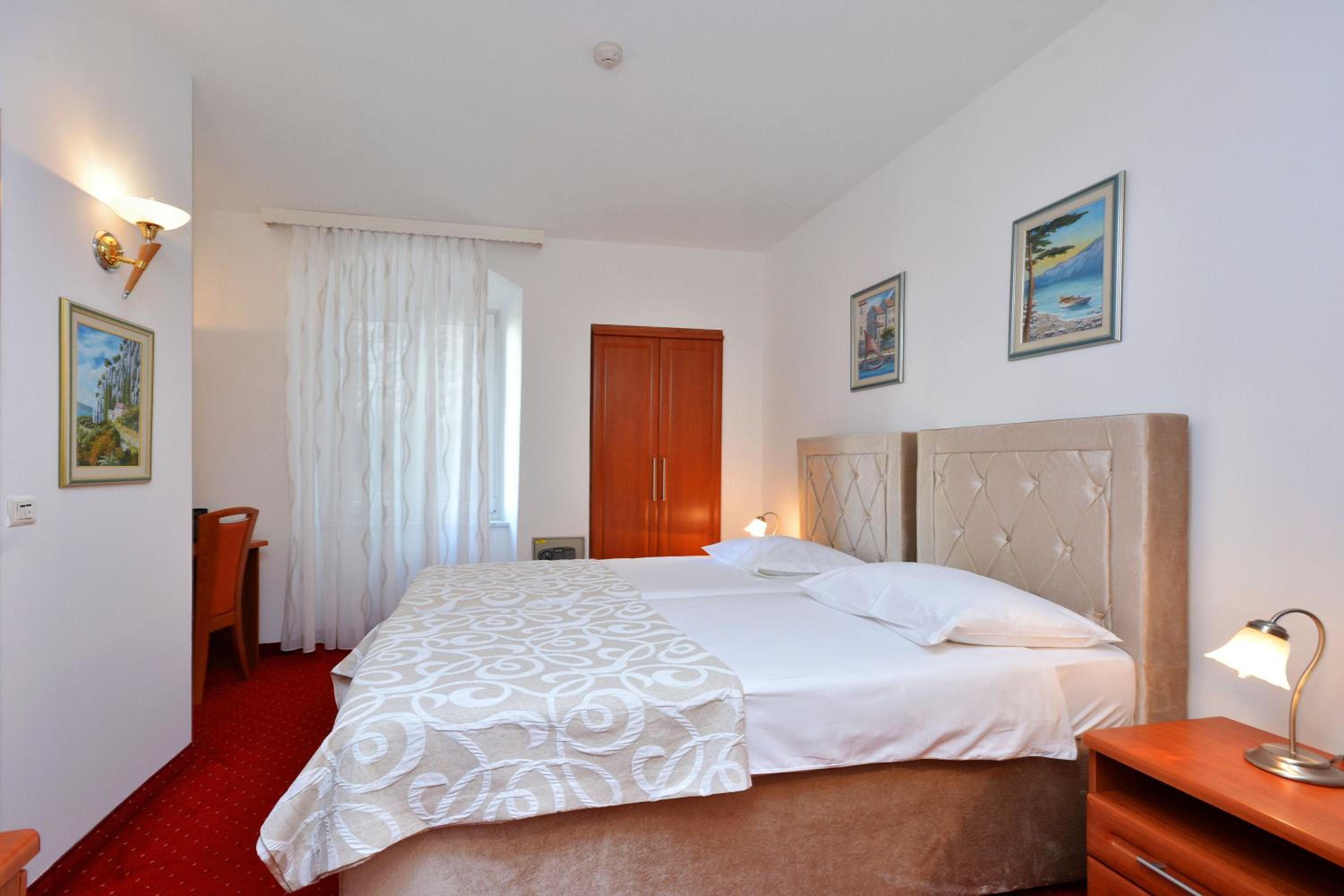 Standard Double or Twin Room photo 3