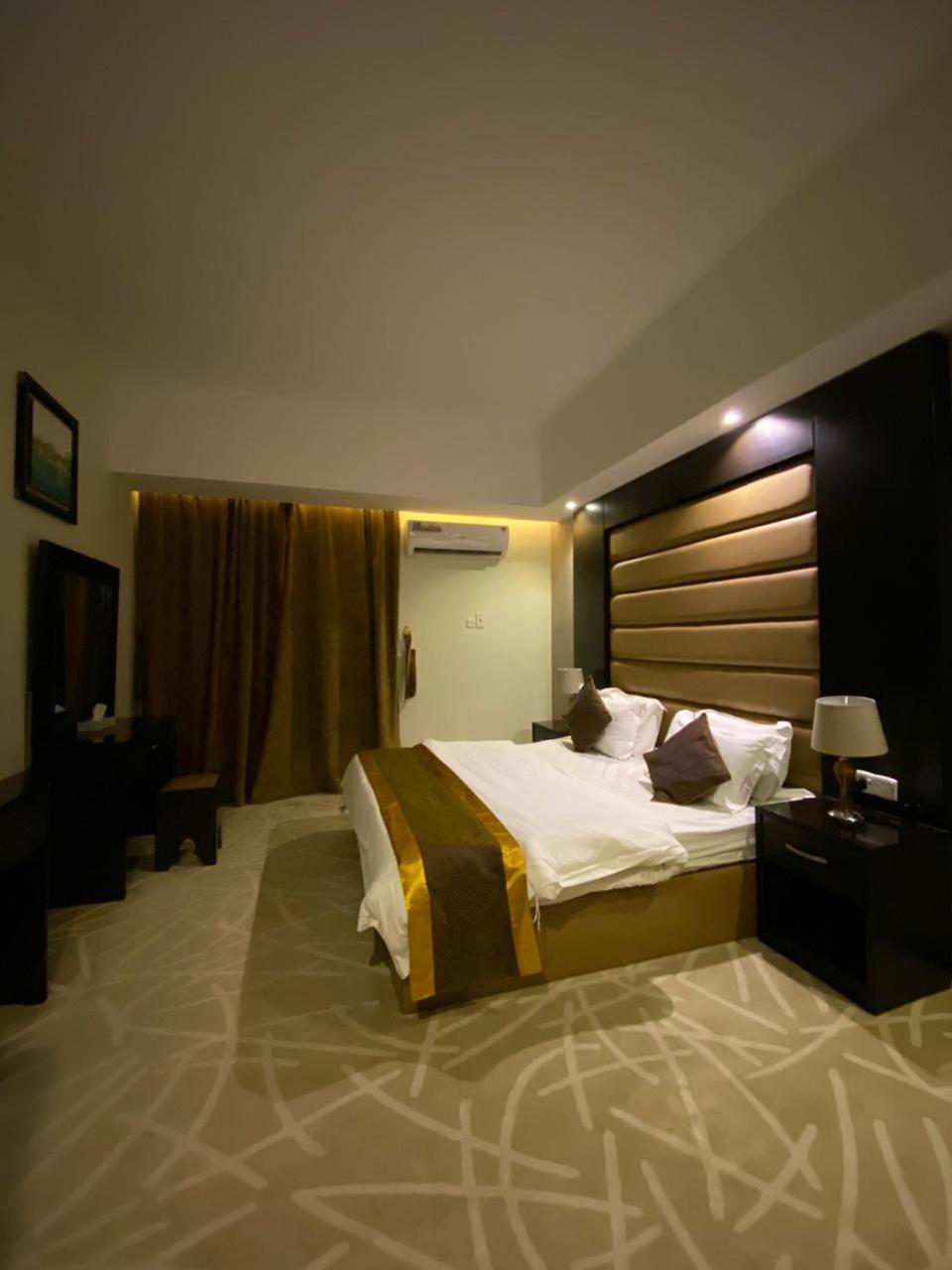 Deluxe Two-Bedroom Apartment
