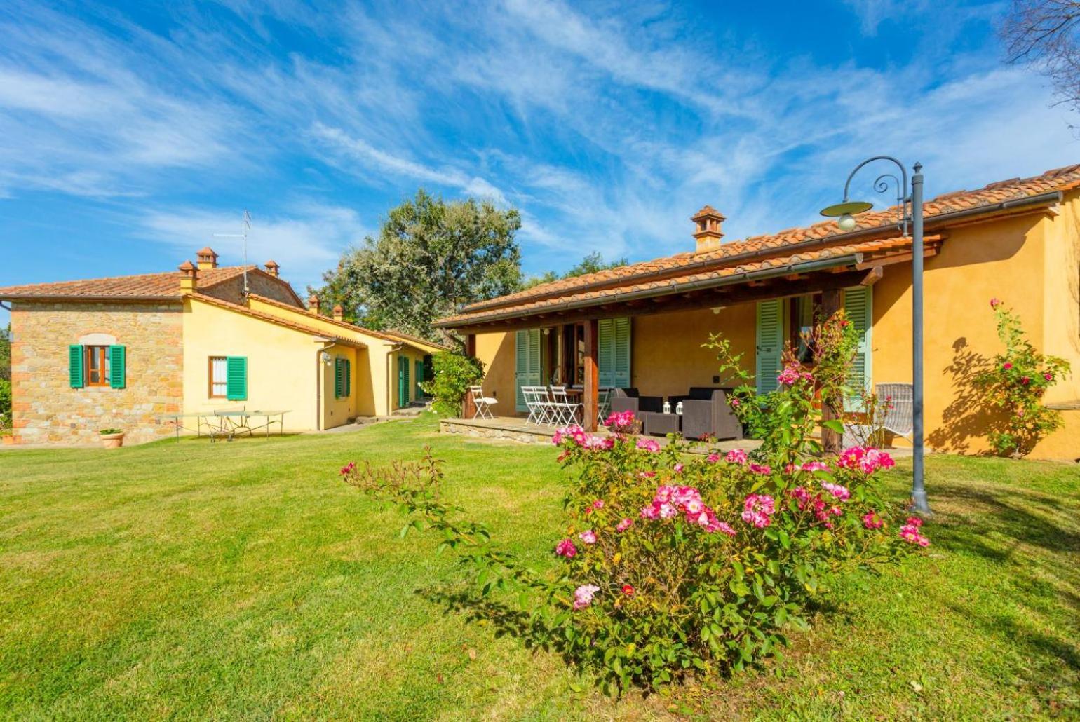 Villa photo 2