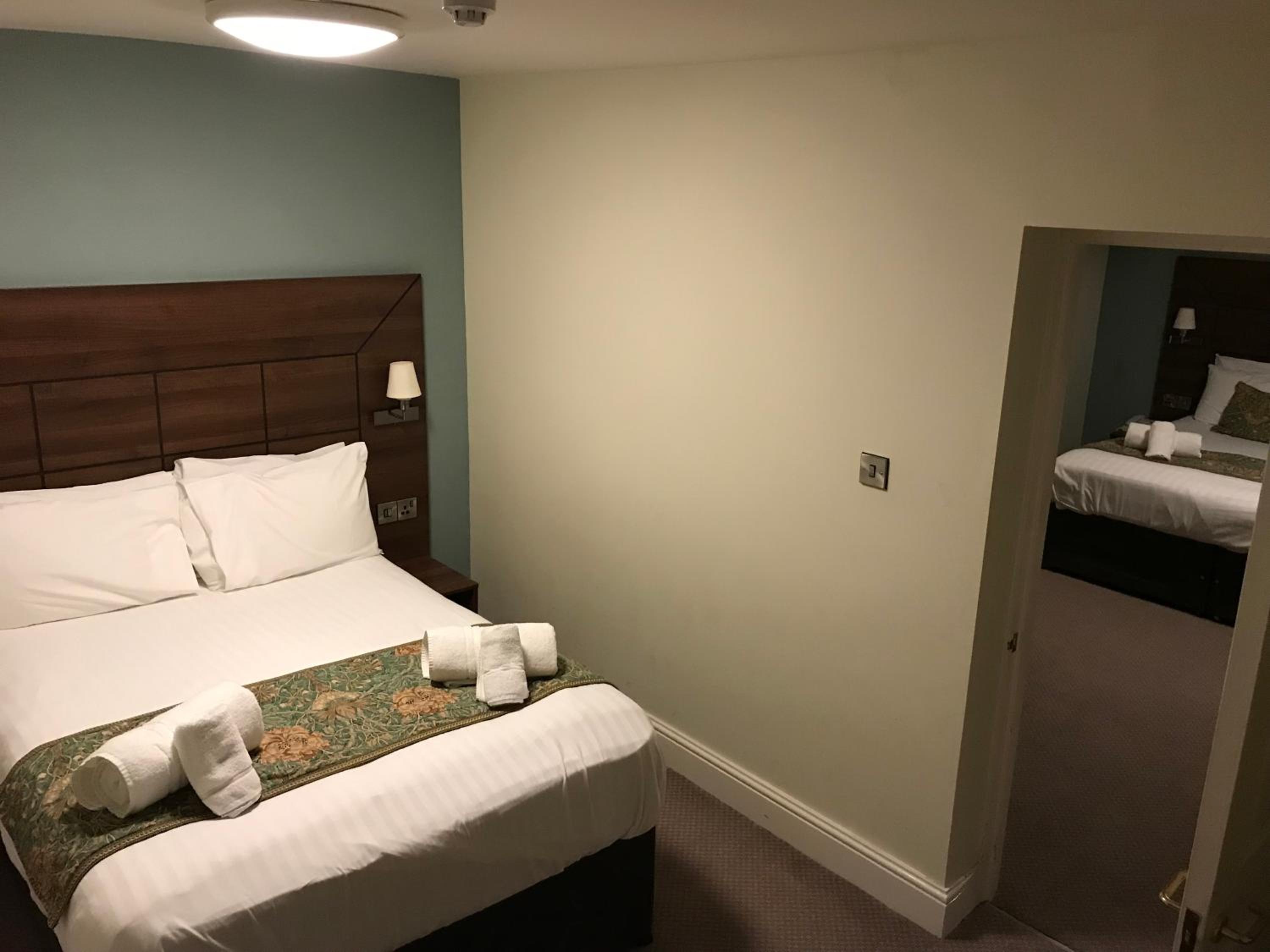 Deluxe Suite photo 3