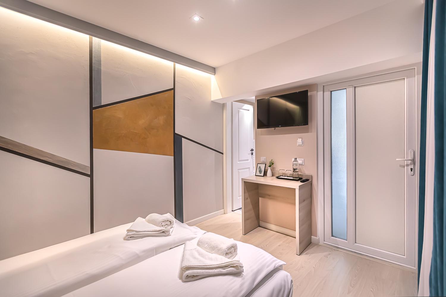 Double Room - Photo 3