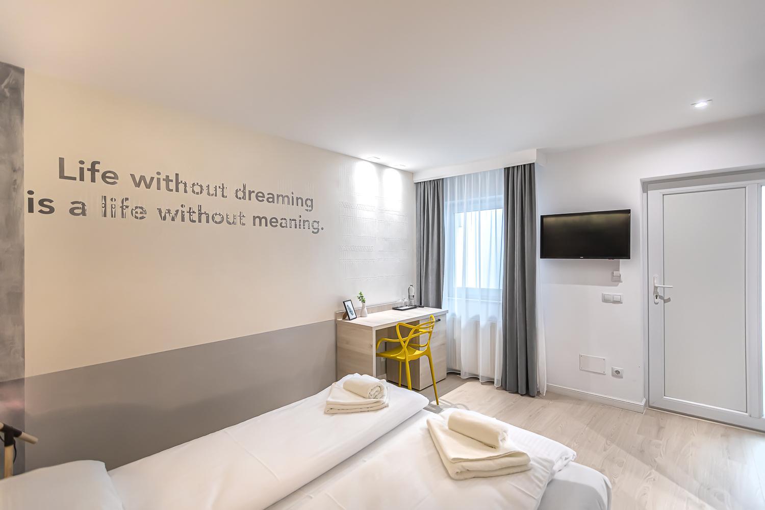 Deluxe Double Room - Photo 2