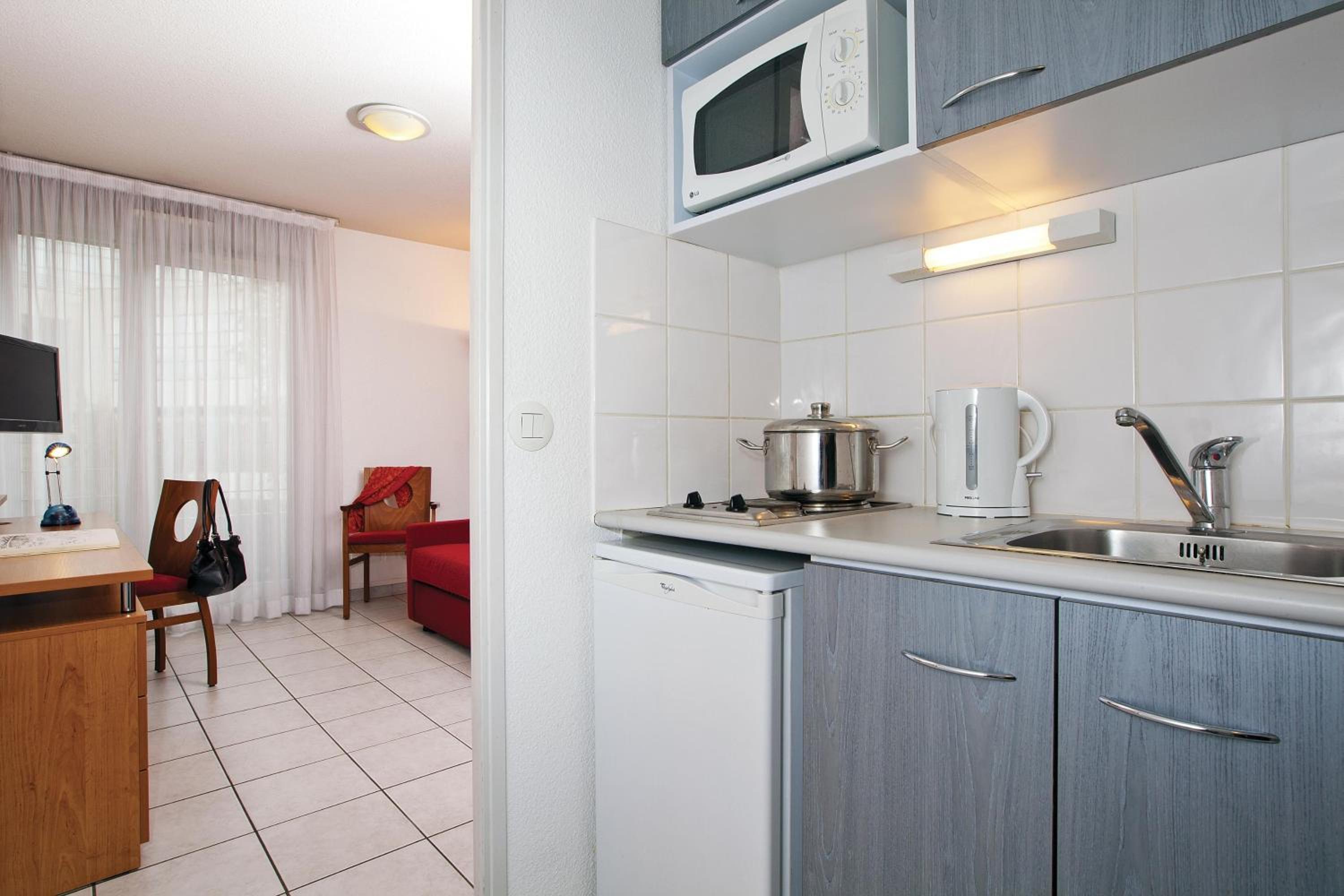 Studio (2 Adults) - Photo 6