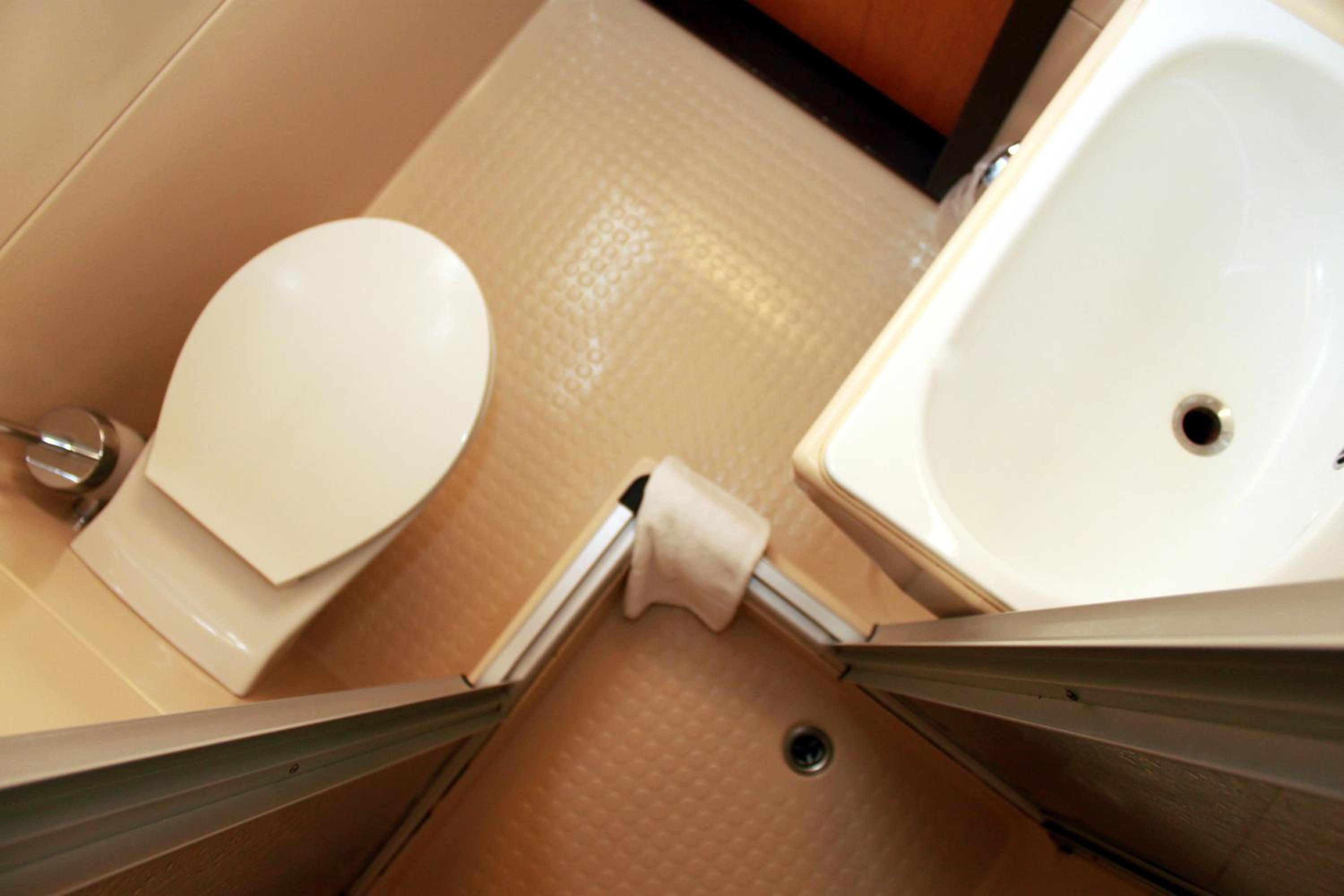 Double or Twin Room - Photo 8