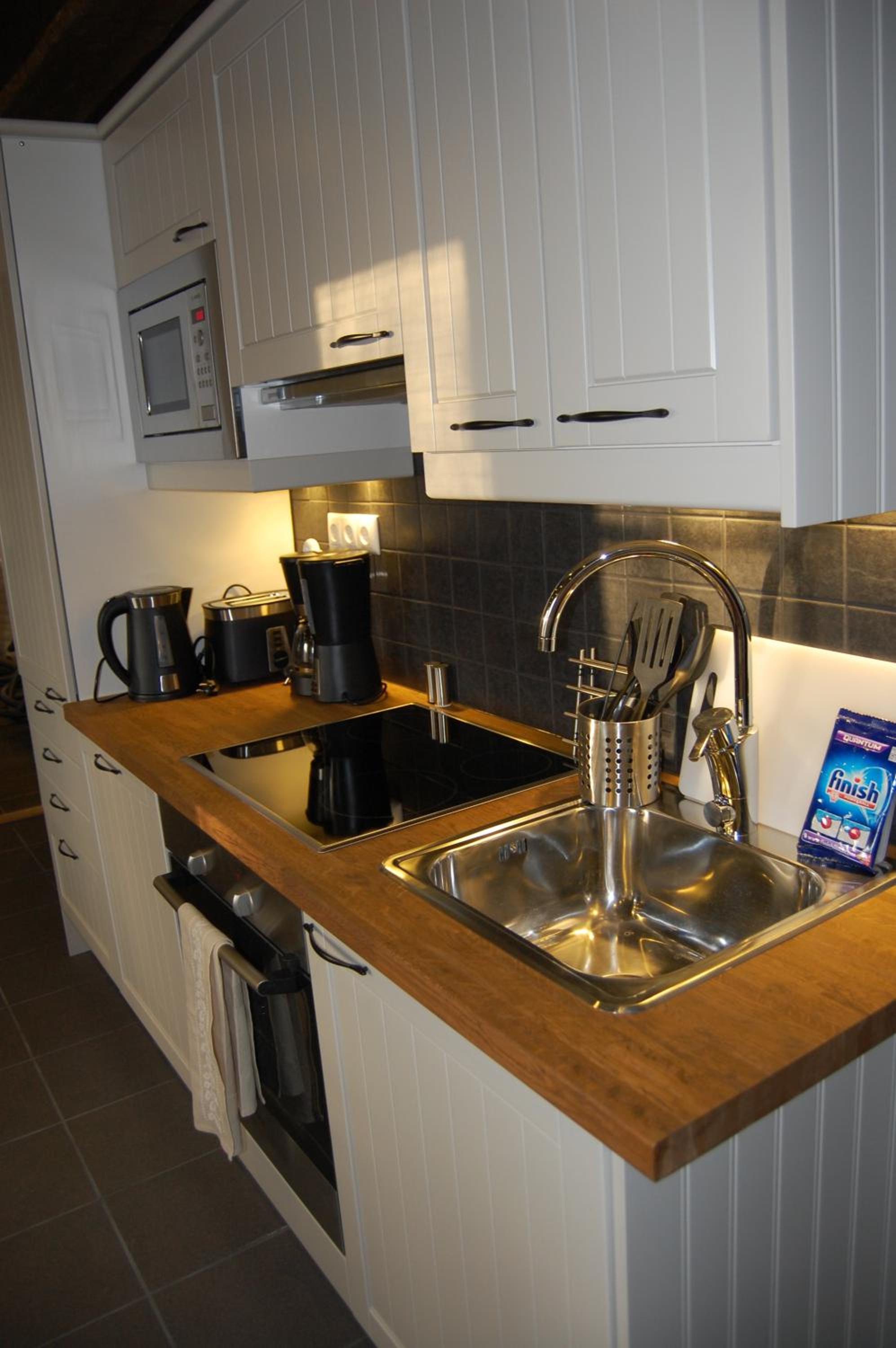 One-Bedroom Apartment - Photo 7