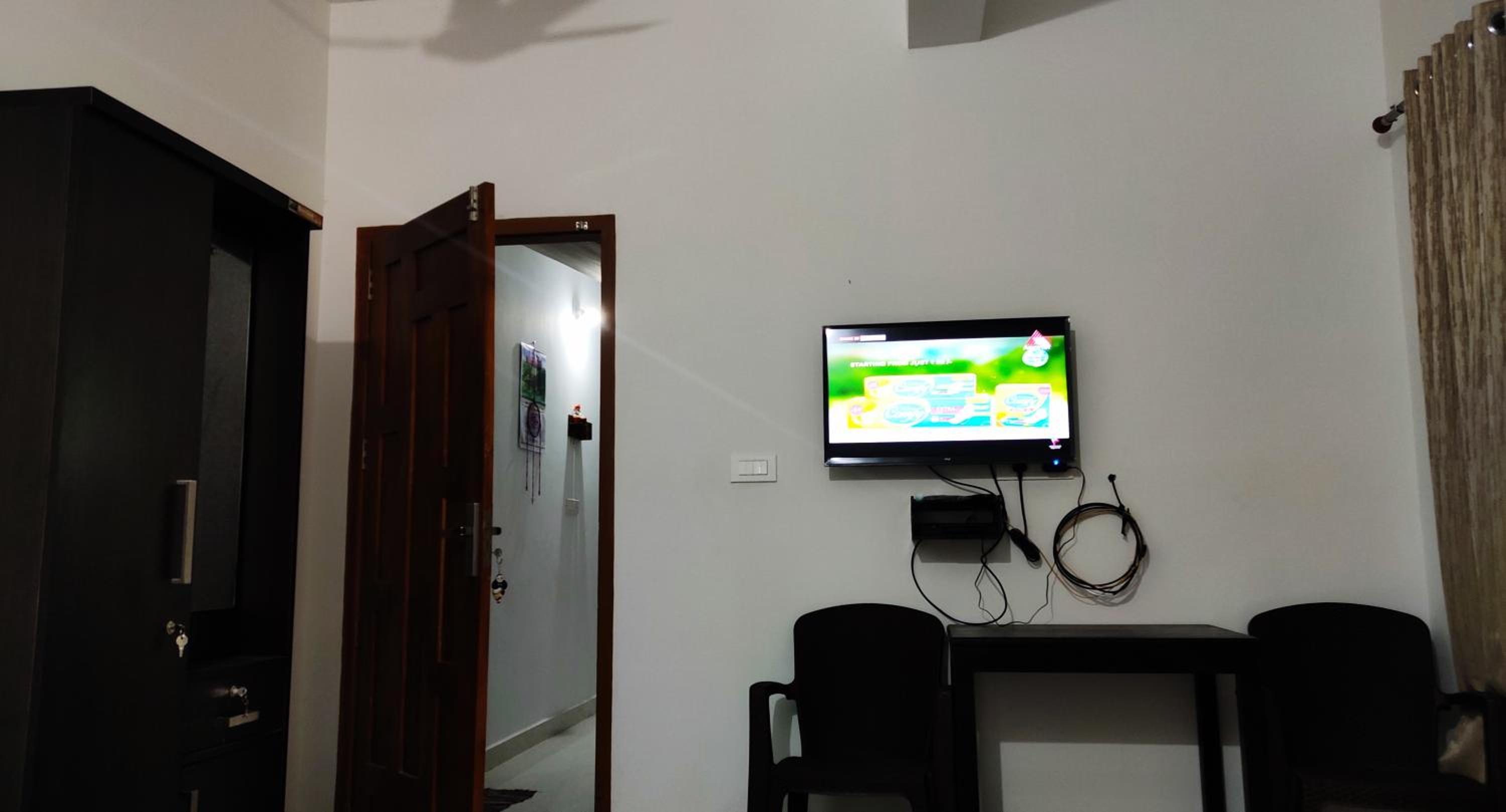 Deluxe Double Room (2 Adults + 1 Child) photo 1